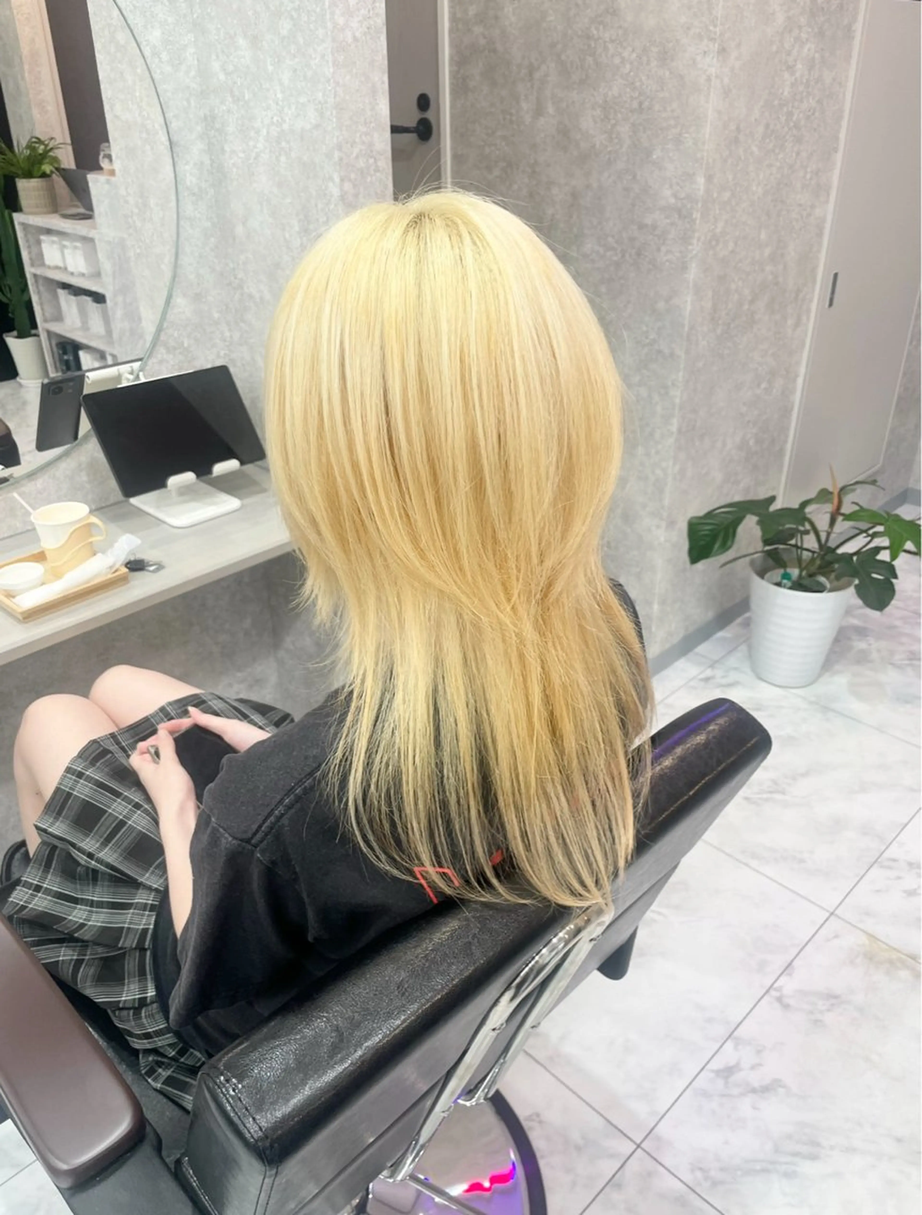 ミディアム 🦋ハイトーン🦋 石山 希理🦋のヘアスタイル