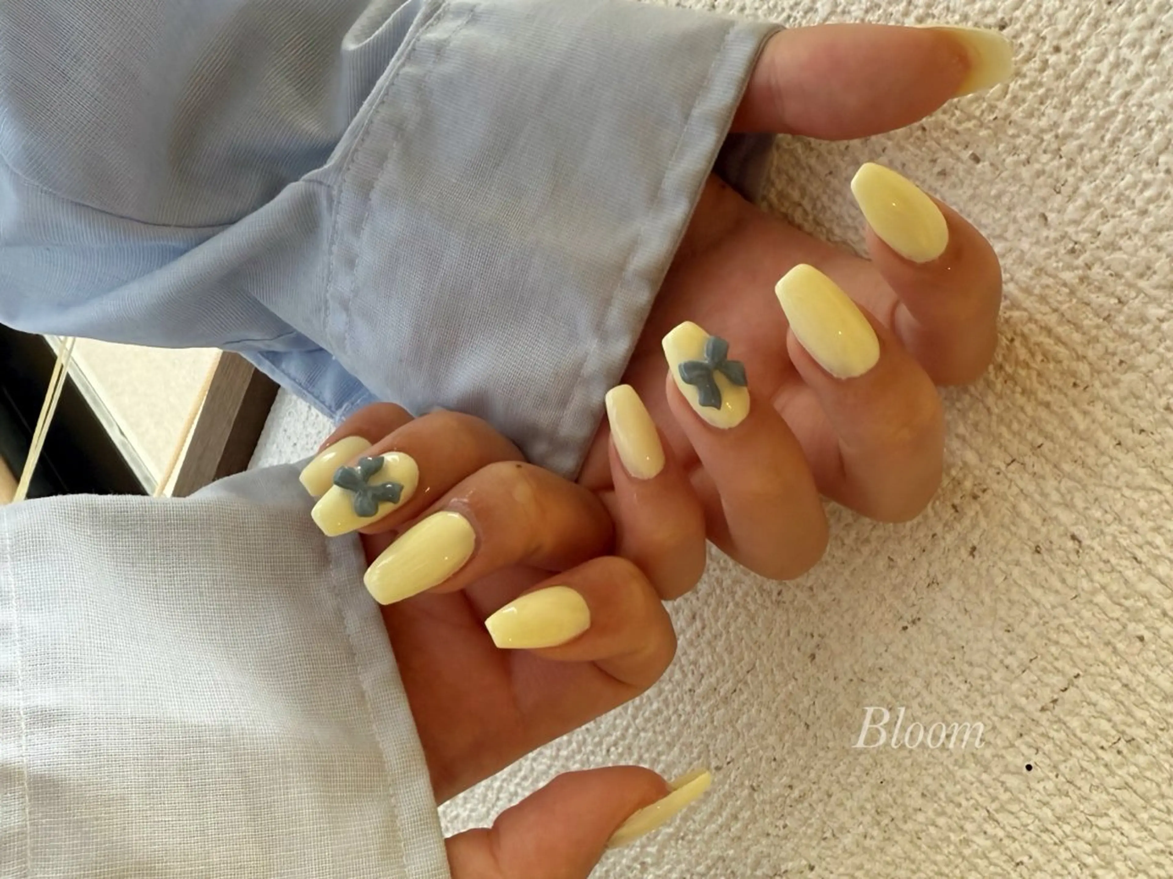 ネイル ブルー パステルネイル リボン Bloom a nail studio所属・松下 未来のネイルデザイン