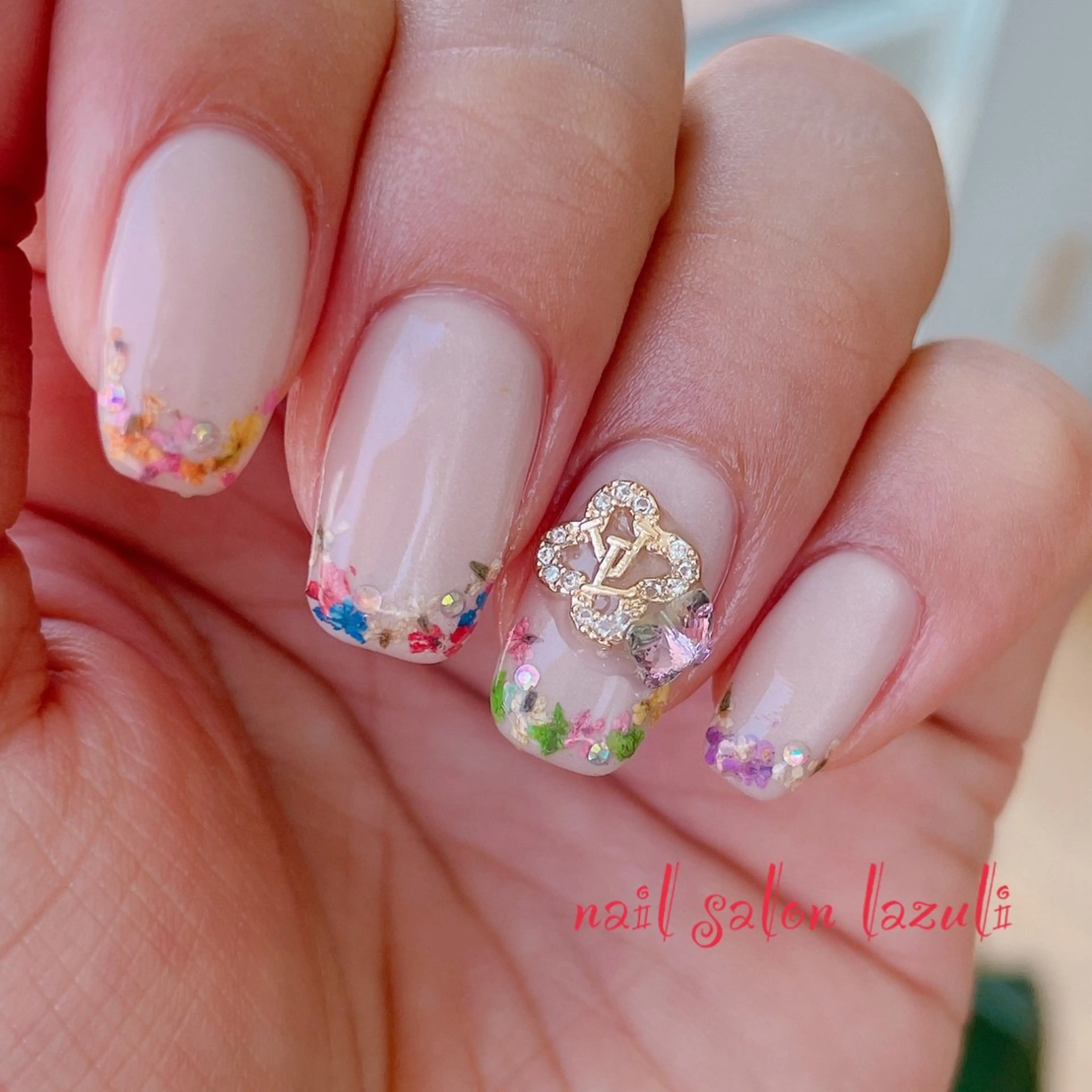 ネイル フラワーネイル フレンチネイル nail salon lazuliのネイルデザイン