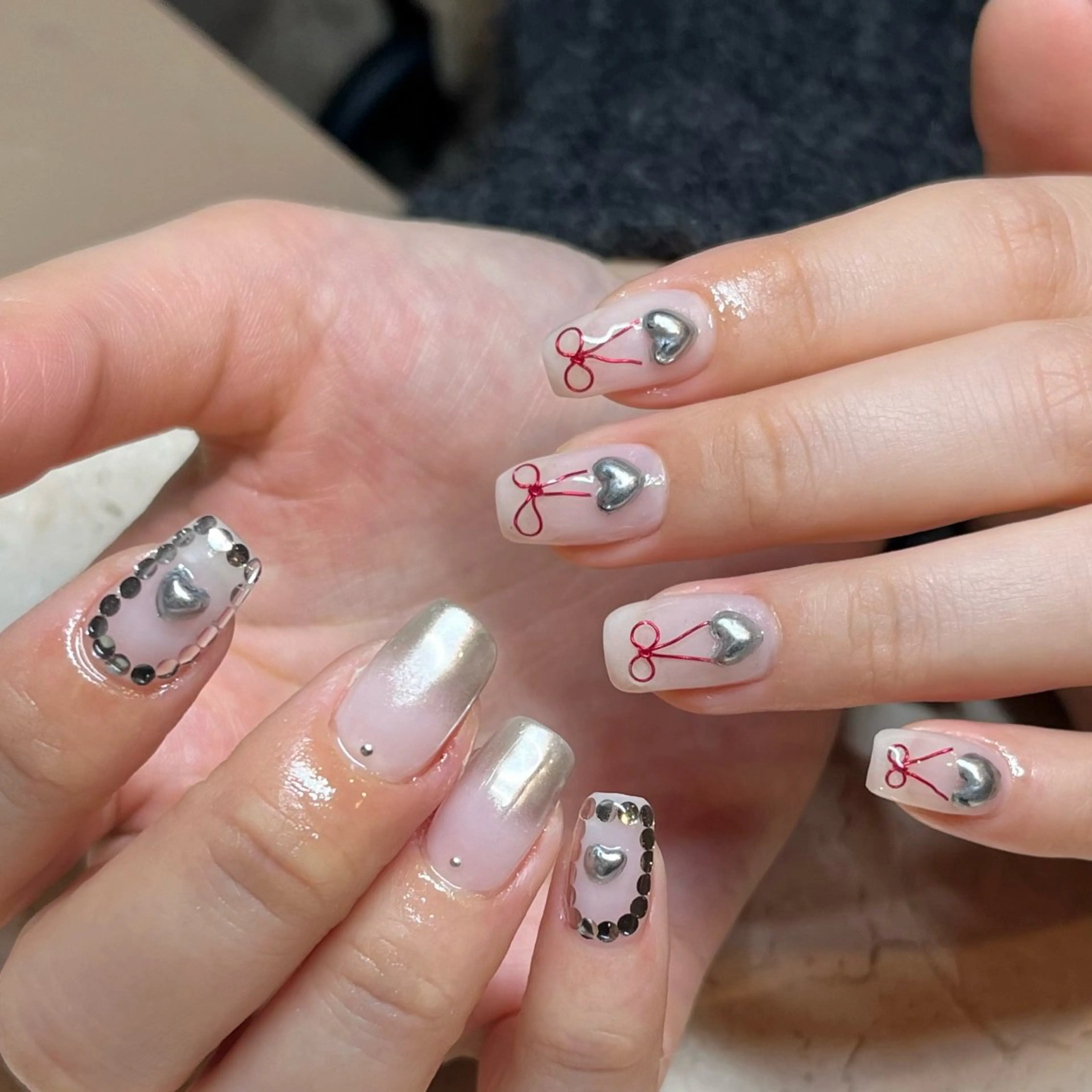 ネイル ハート ぷっくりネイル リボン mitsuki / Manonのネイルデザイン