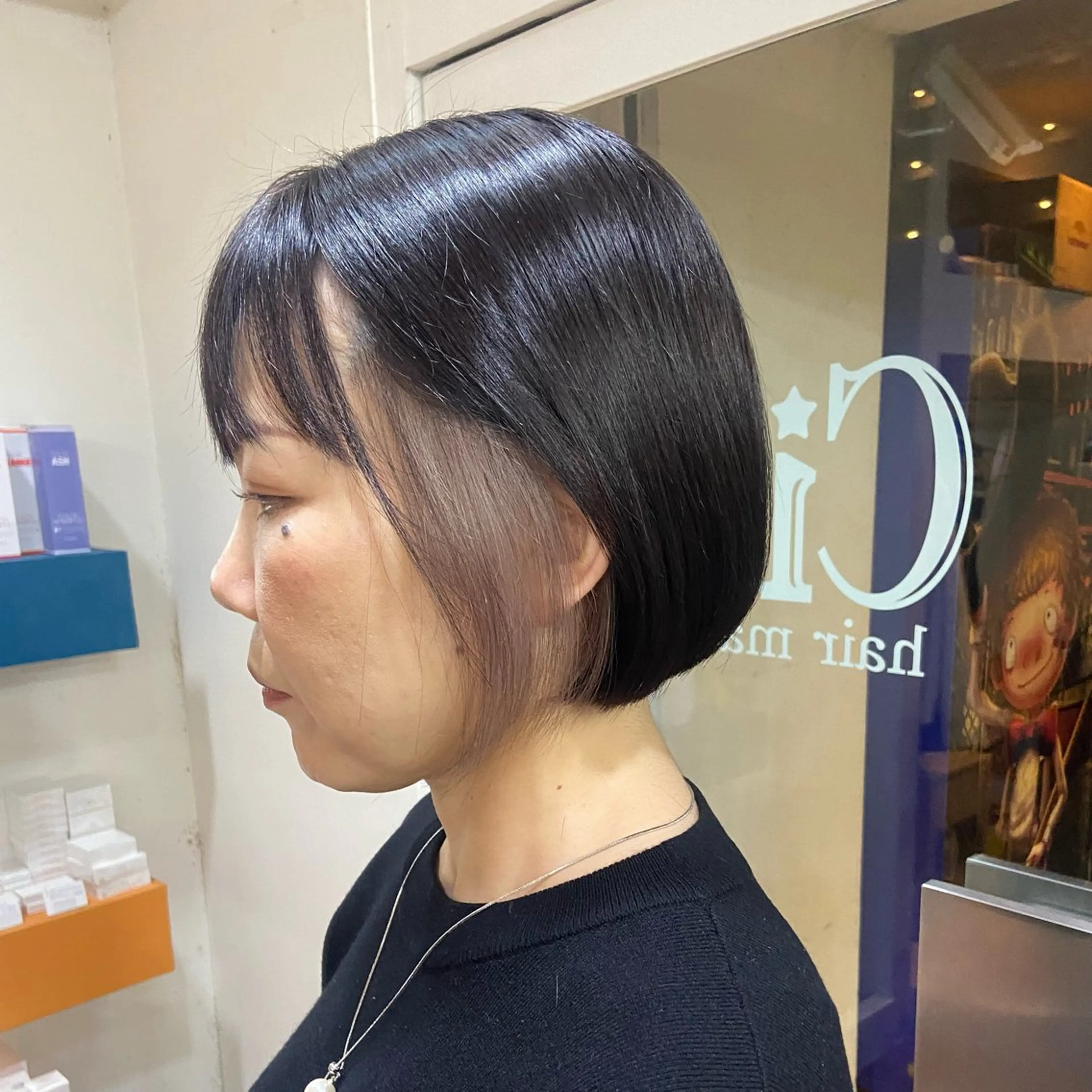 ミディアム カラー イヤリングカラー 髪質改善/ストレート /透明感/西川奈穂のヘアスタイル