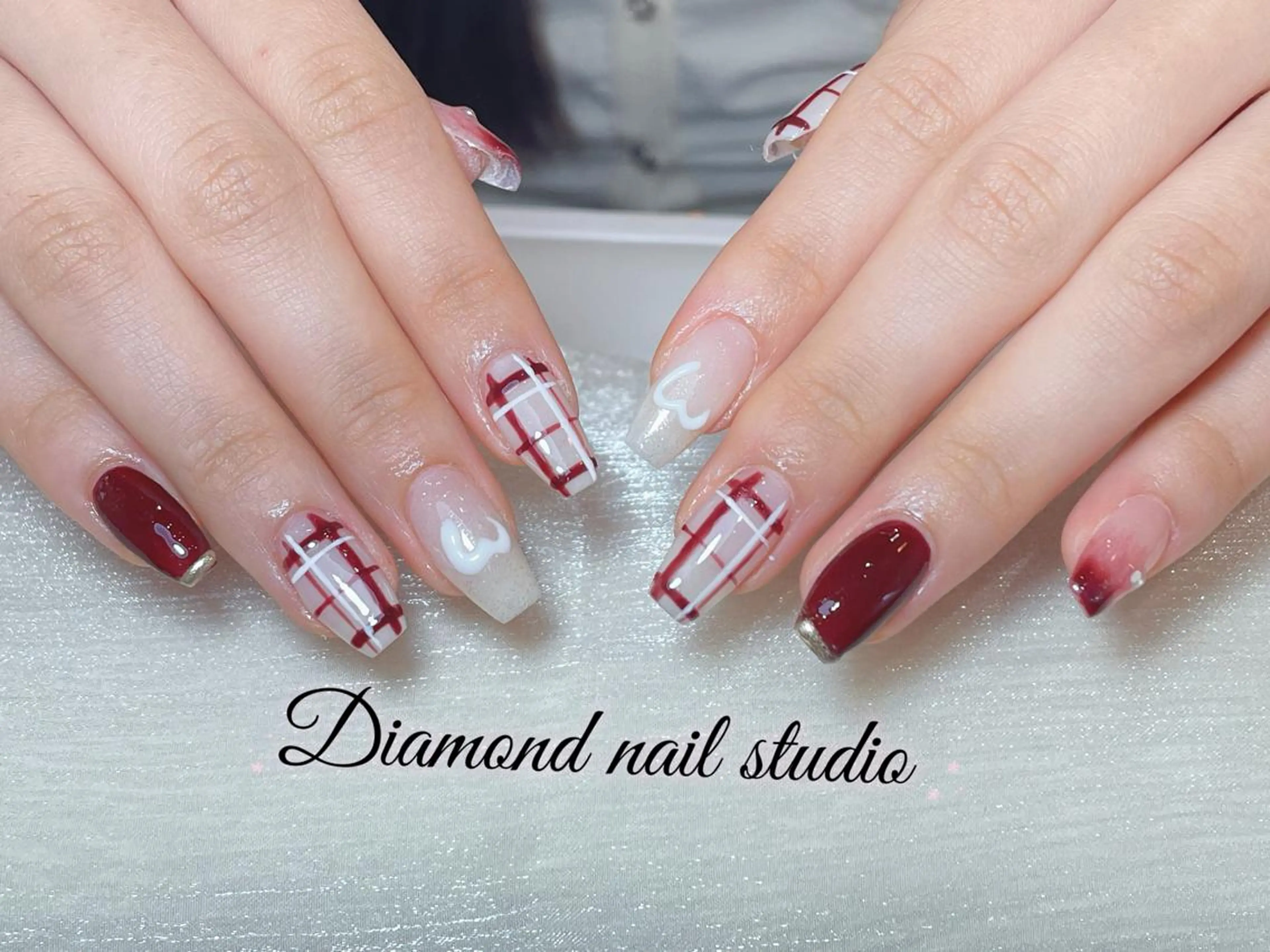 ネイル キラキラネイル 韓国ネイル マグネットネイル マットネイル 持ち込み ハンドネイル ハンドケア Ena 🧸のネイルデザイン