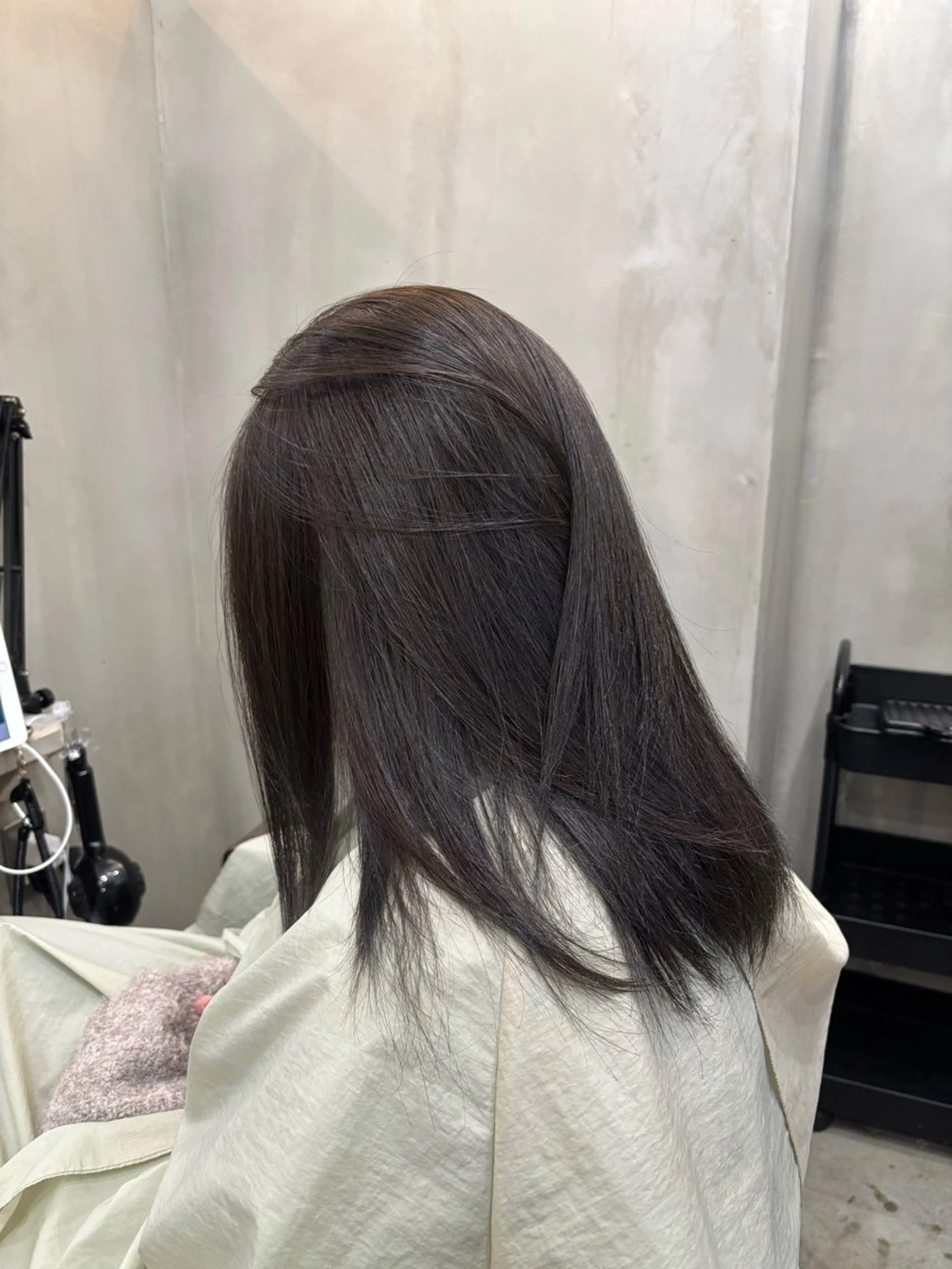 セミロング カラー ブリーチ オリーブカラー ヘアカラー VOYAGE所属・中園康 /カラー/ブリーチのヘアスタイル