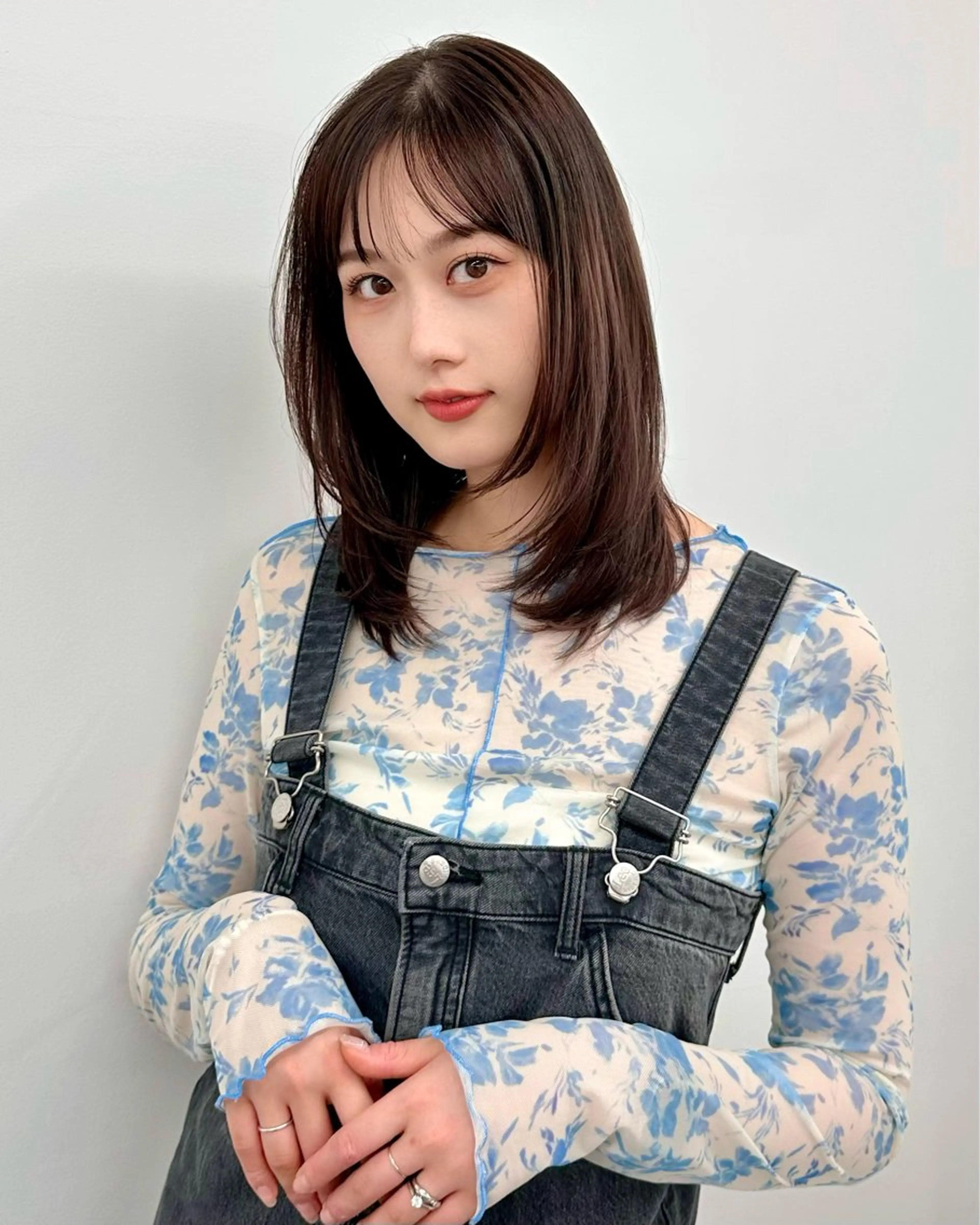 ミディアム カラー ブリーチなし/レイヤ ー特化🌈Tommyのヘアスタイル