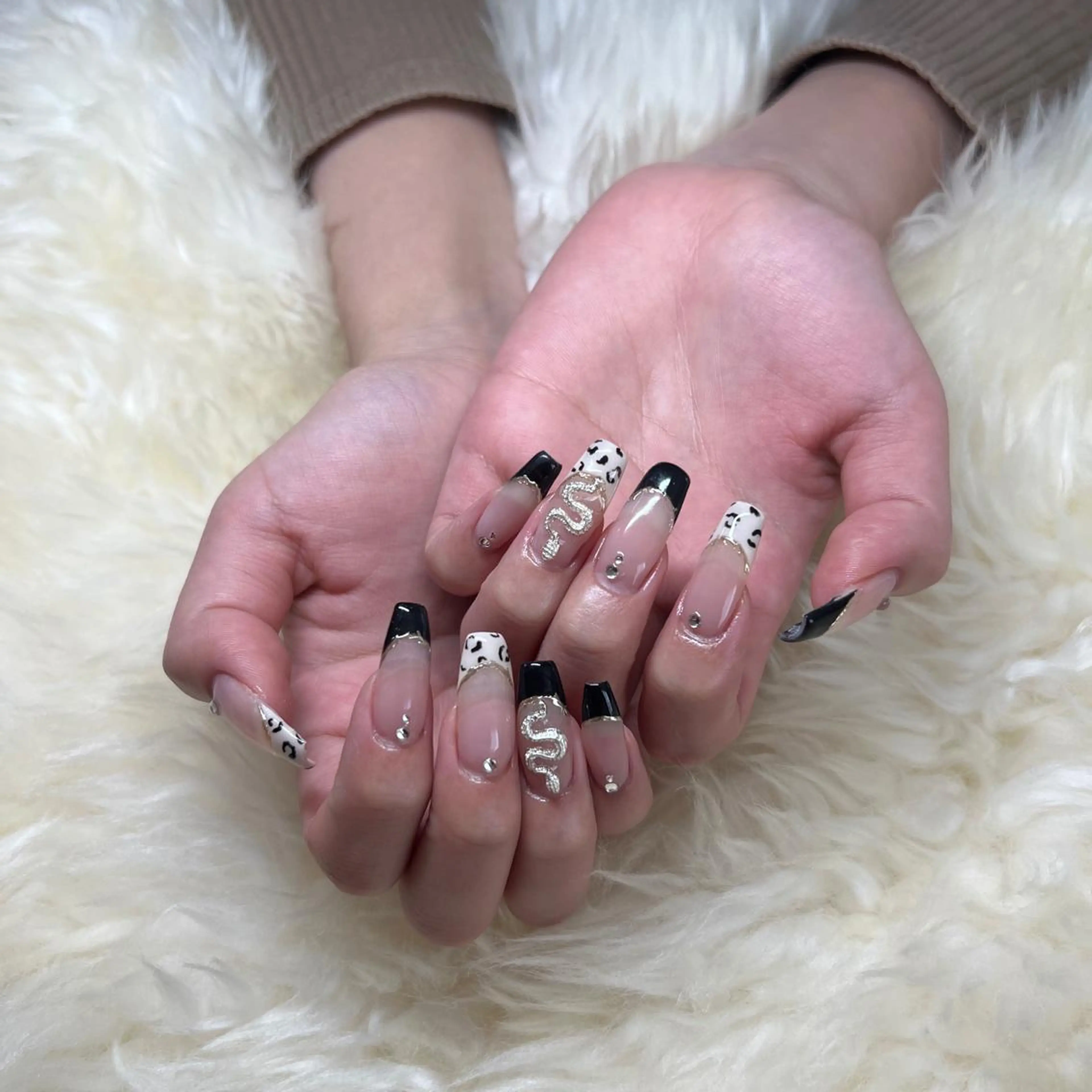 ロング ハンドネイル ハンドケア 💜MIYA nail川崎店のネイルデザイン