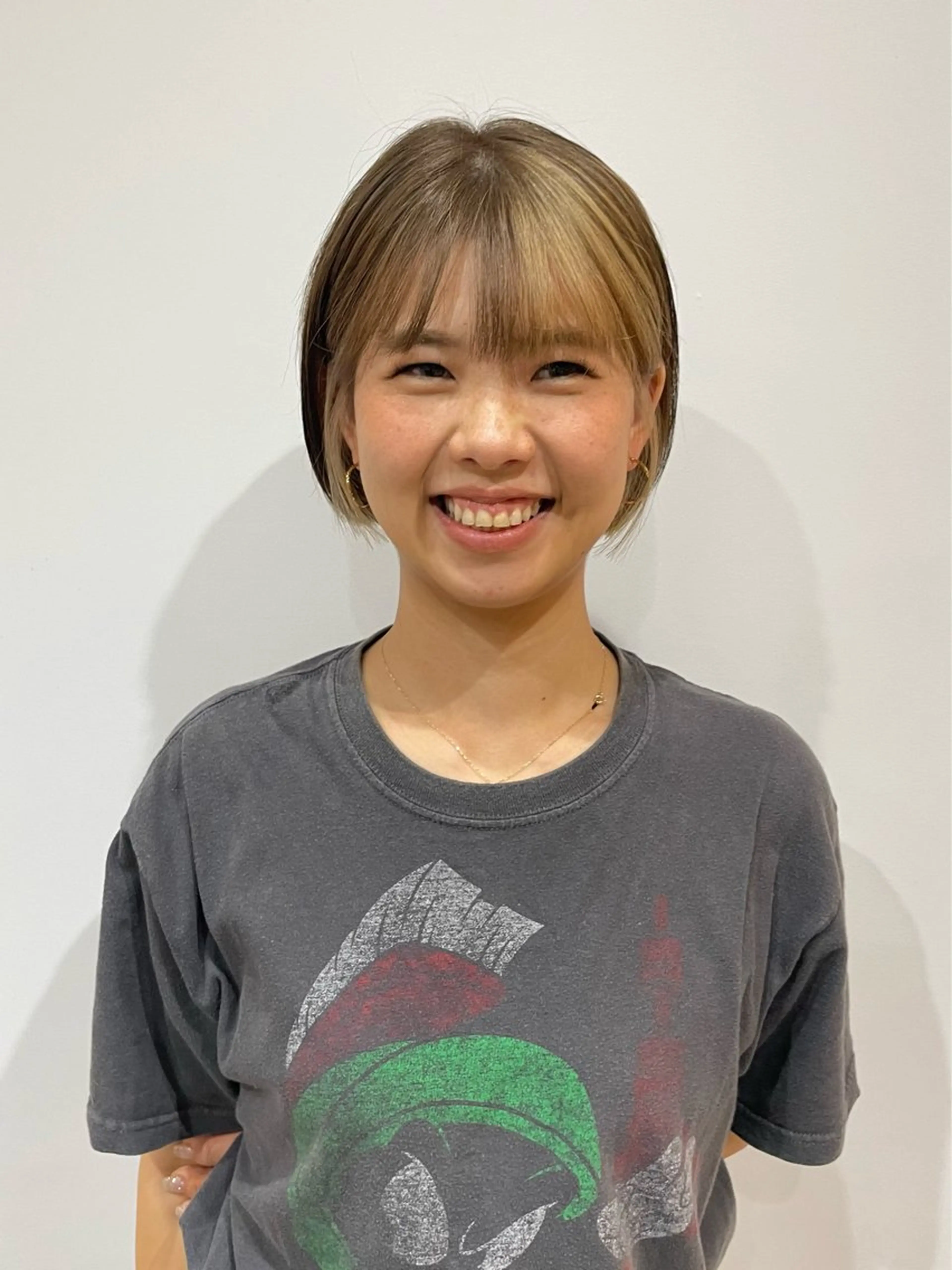 ミディアム カラー デザインカラー カット ヘアカラー トリートメント 真弓 理沙のヘアスタイル