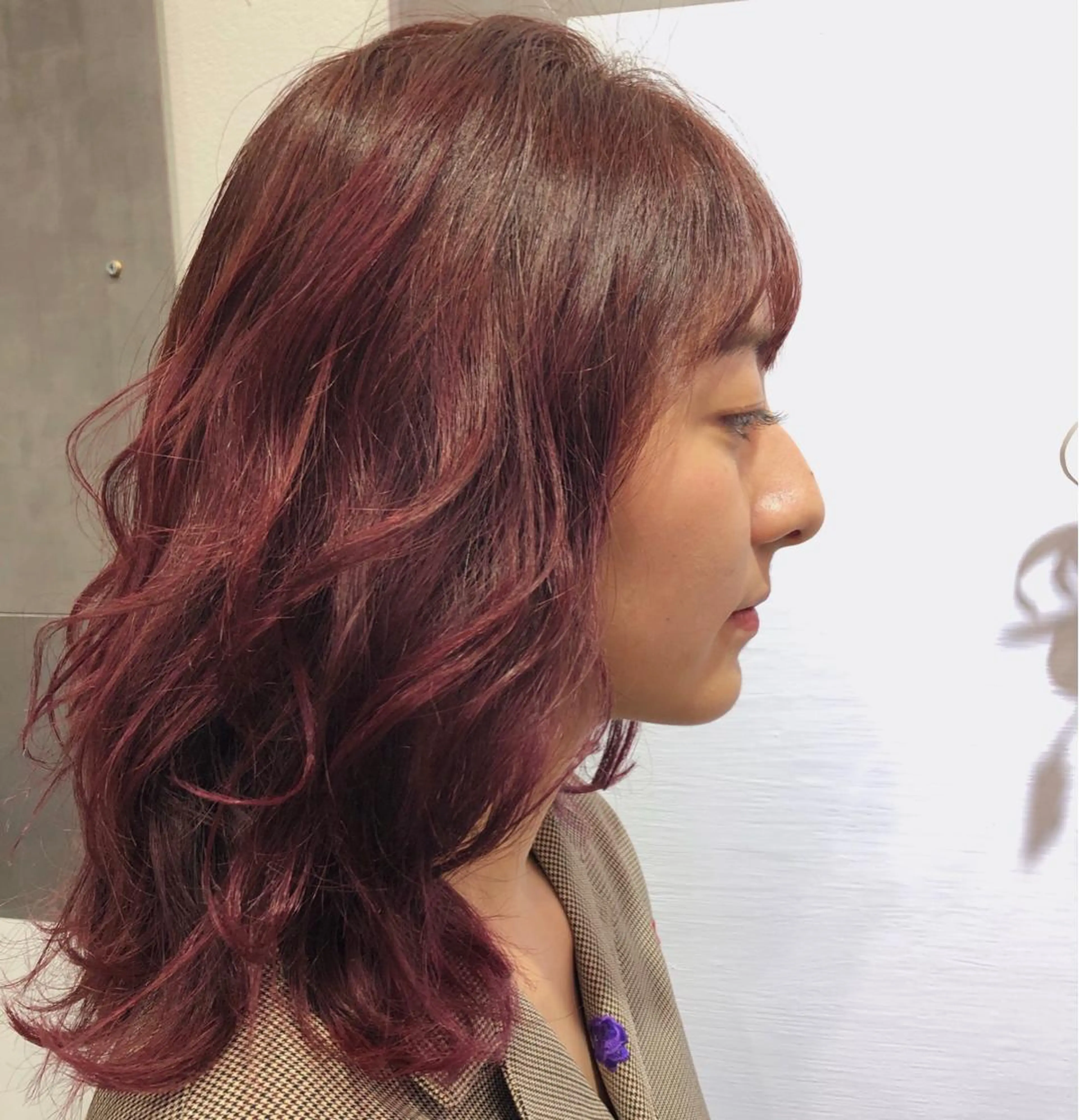 セミロング カラー ピンクカラー 切りっぱなしボブ／ 暖色カラー／なつみのヘアスタイル