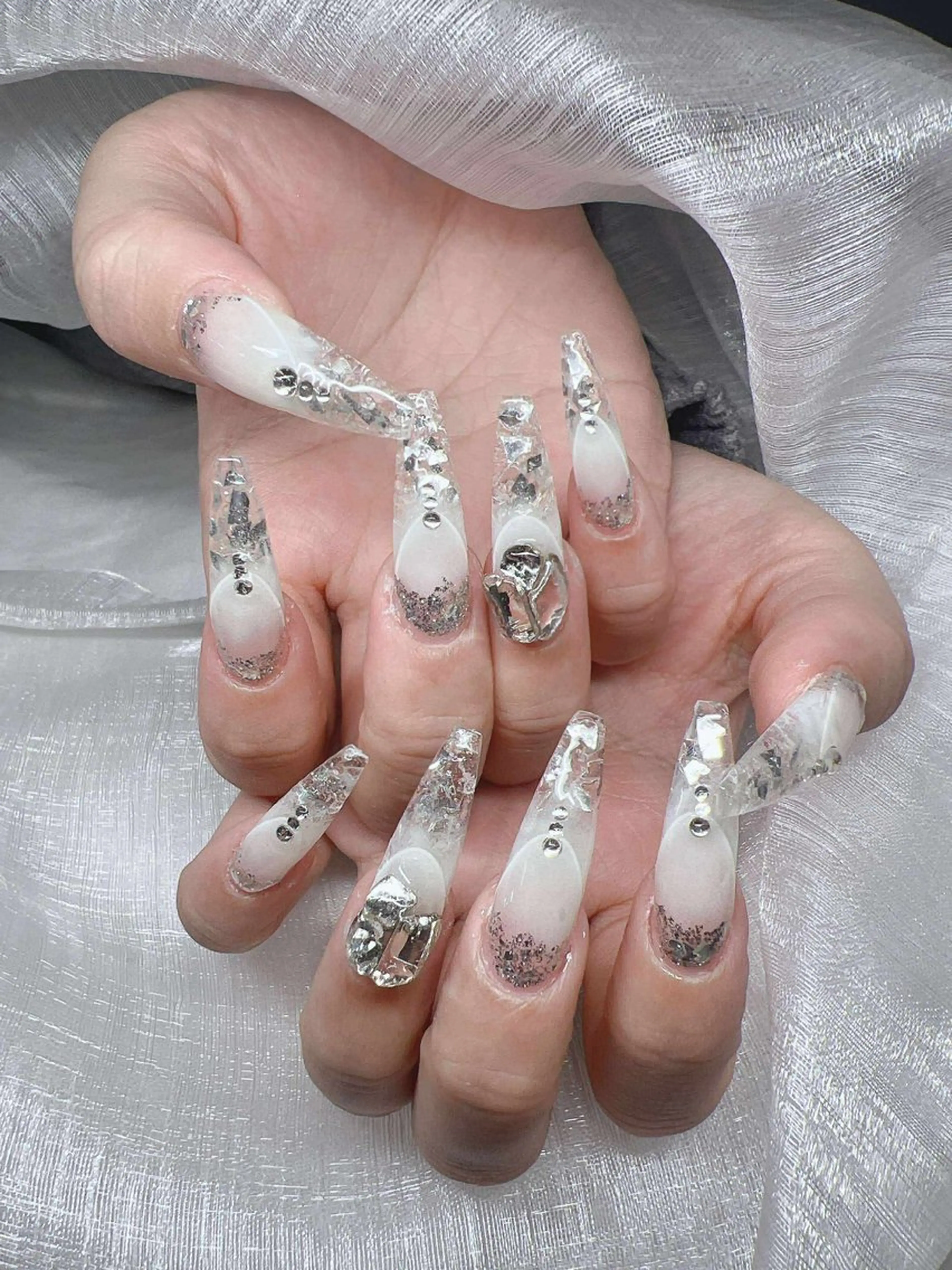 ネイル 長さ出し グラデーション 卒業式 キラキラネイル マグネットネイル ハンドネイル Lee Nailsのネイルデザイン