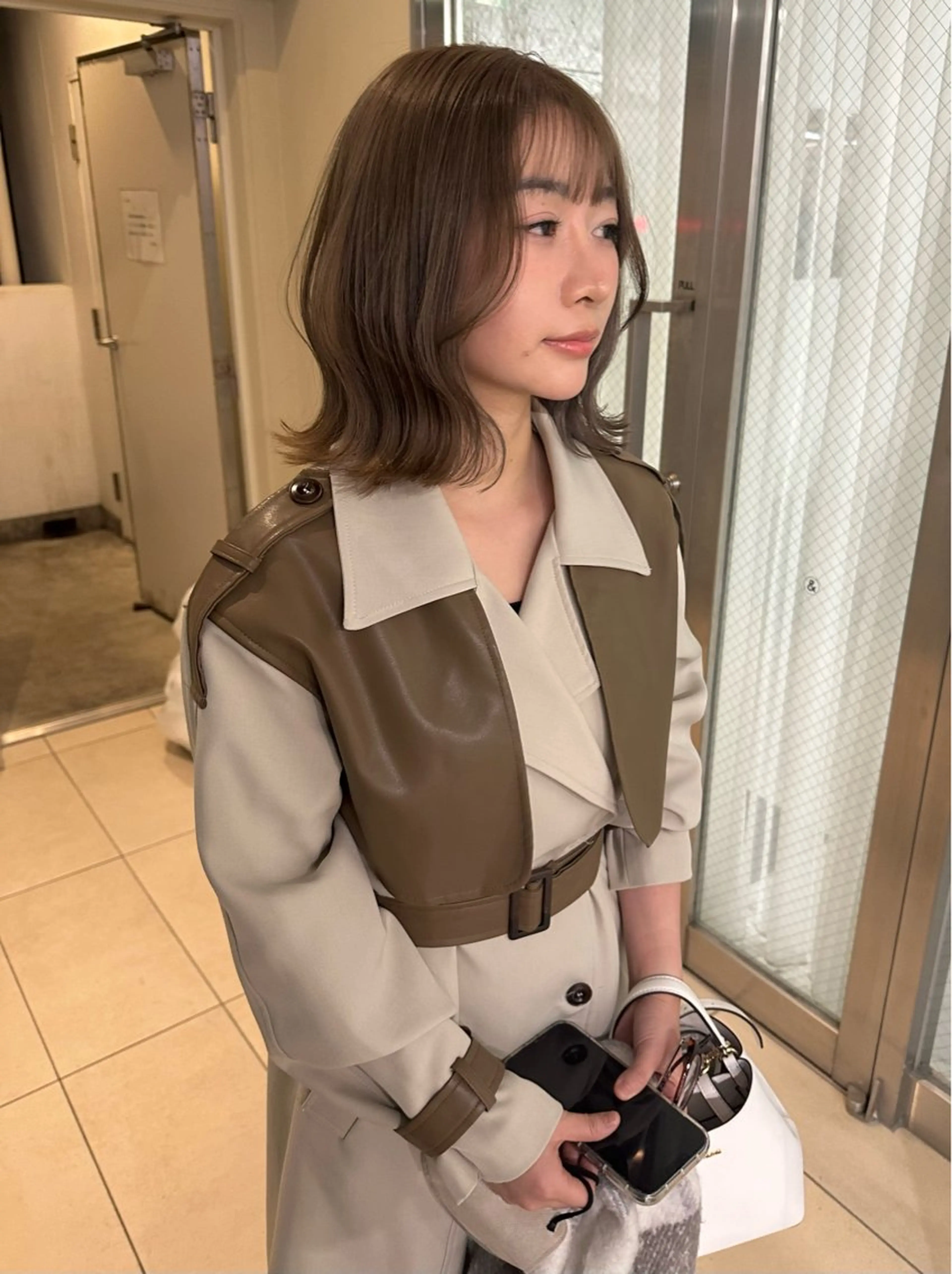 ミディアム KAORU オリーブカラーのヘアスタイル