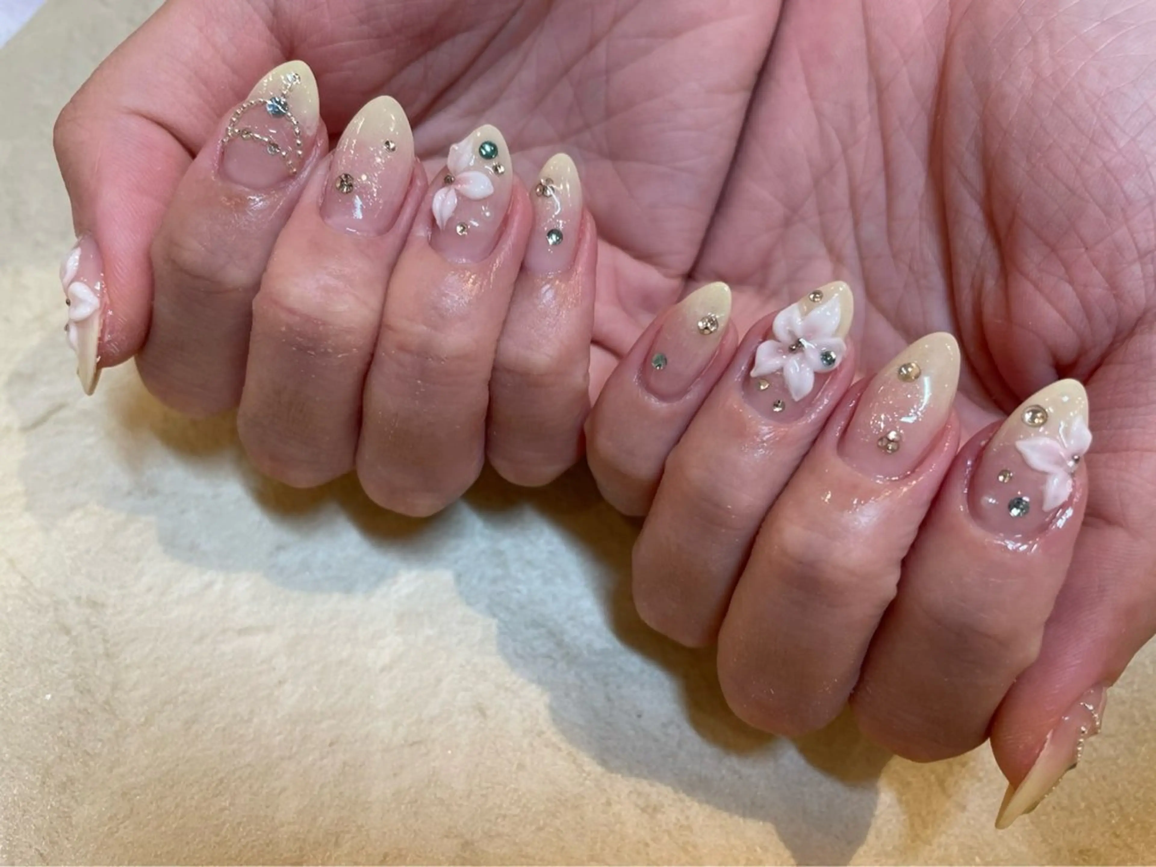 ネイル ハンドネイル ネイルサロン エルフィンのネイルデザイン