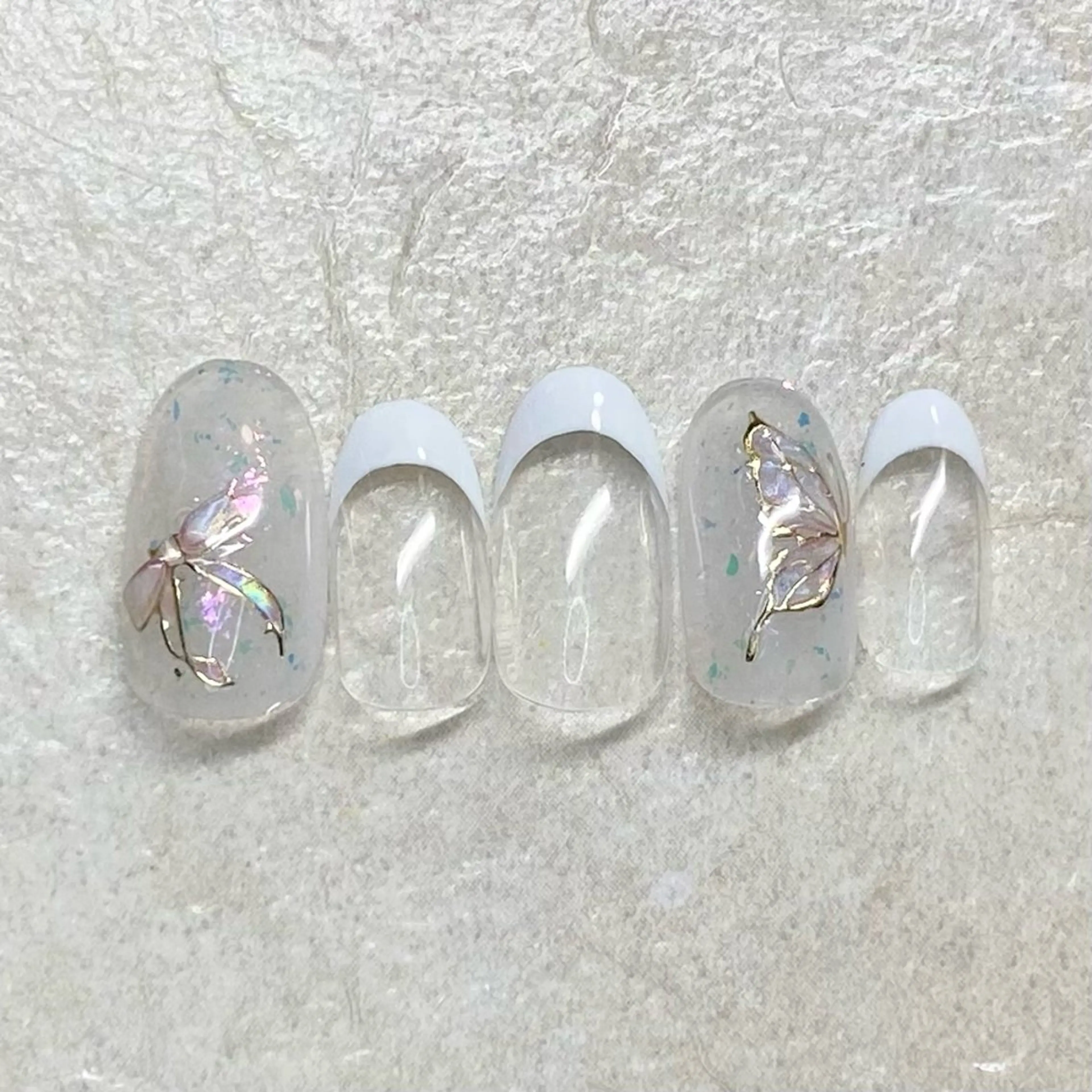 ネイル オーロラネイル フレンチネイル オフィスネイル リボン シンプルネイル ハンドネイル 六本木ネイル阡夜一夜 当日＆持ち込み歓迎のネイルデザイン