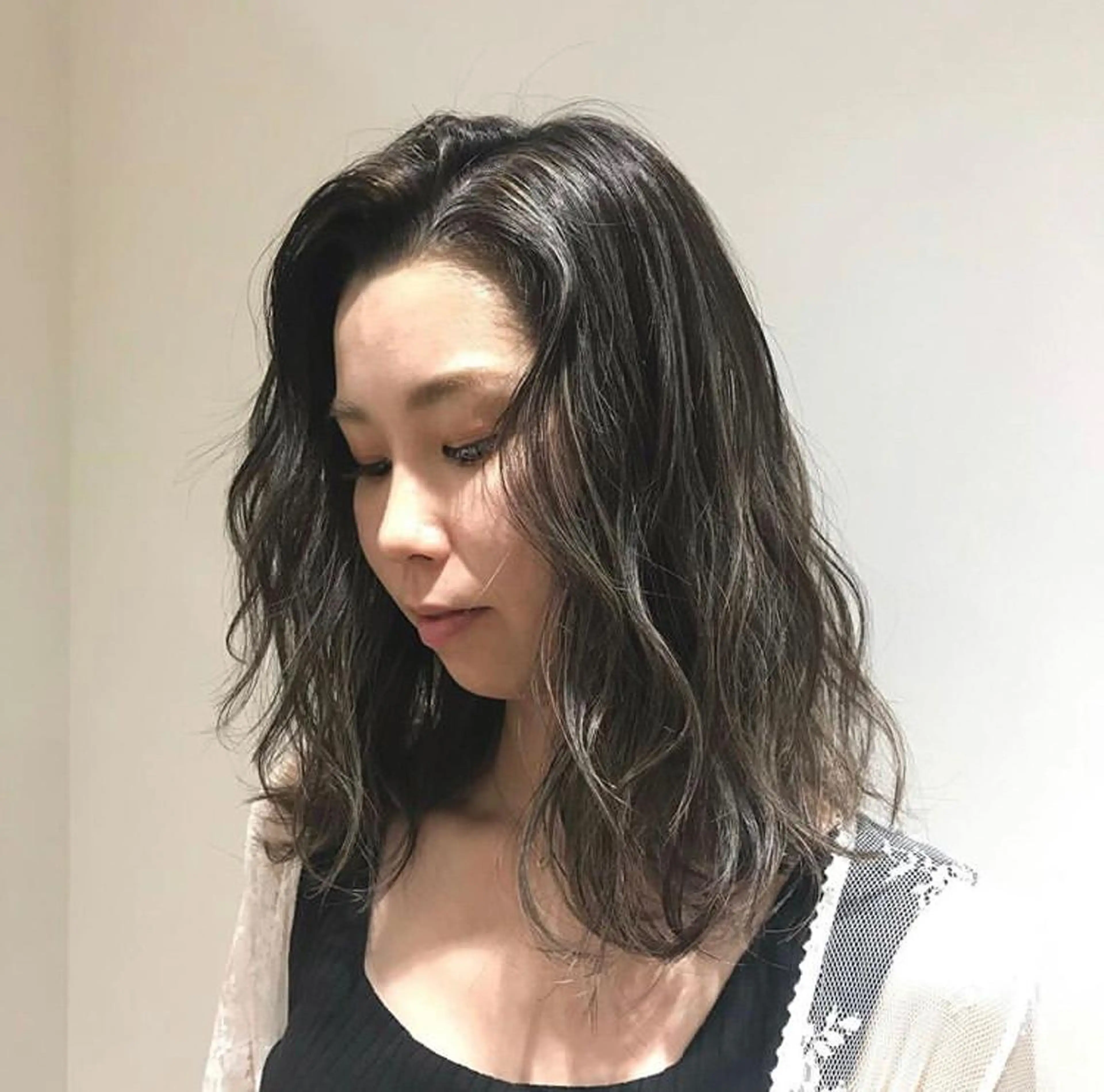 セミロング icie所属・大阪ヴィーガンサロン KANAKOのヘアスタイル