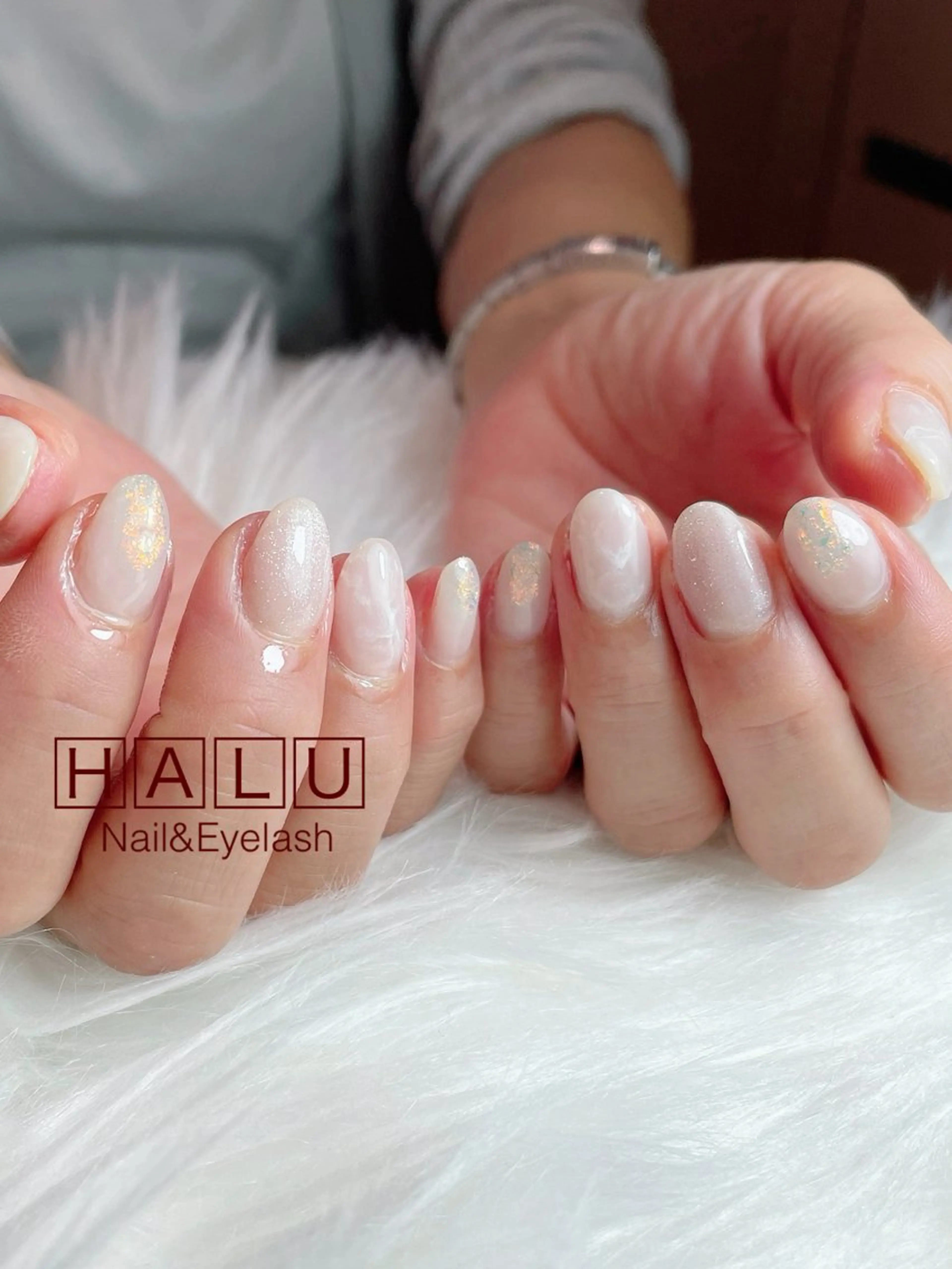 ネイル ホワイト HALU ハルのネイルデザイン