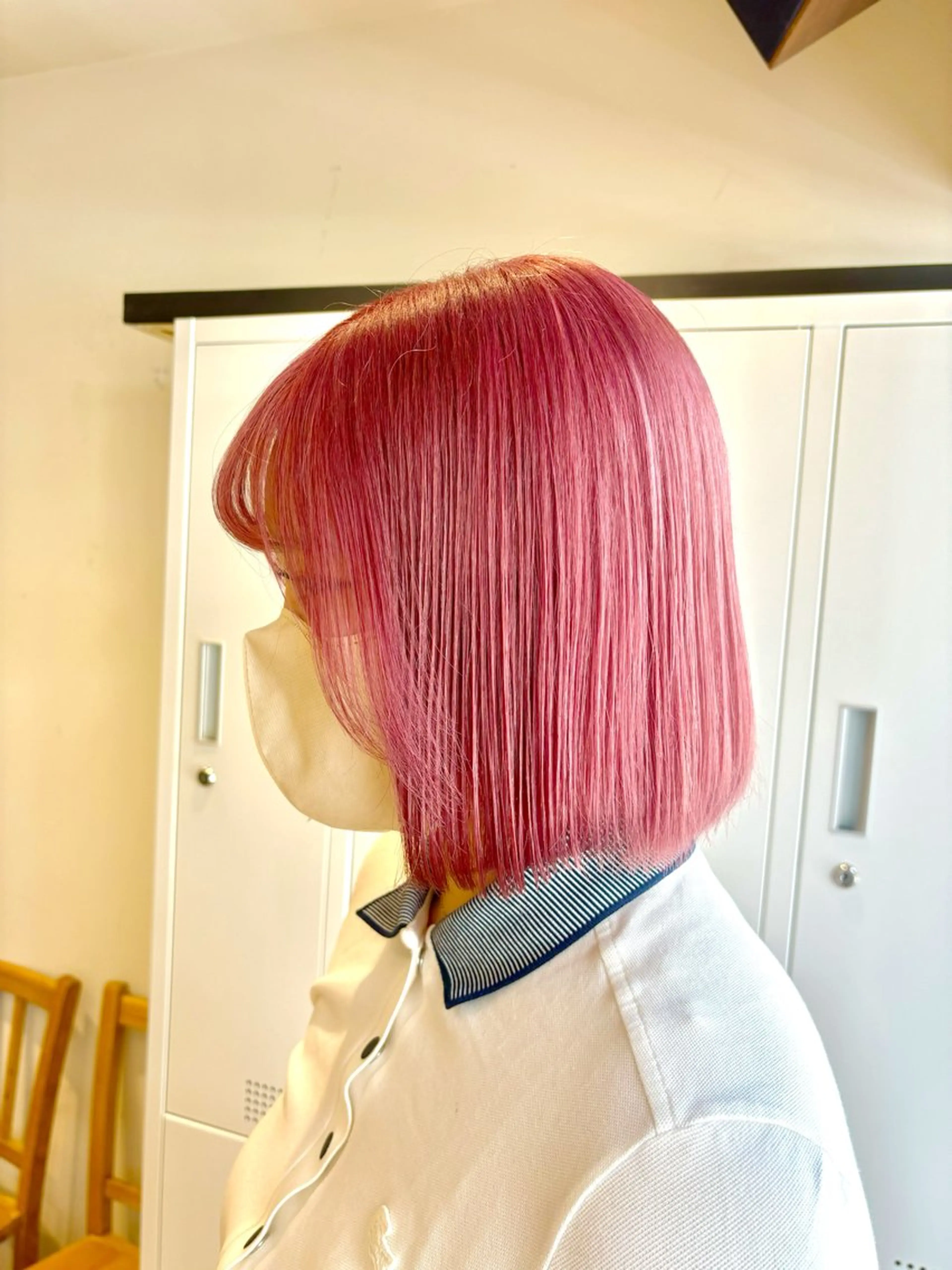 ショート カラー ブリーチ ピンクカラー ボブ 新宿 新井彩斗のヘアスタイル