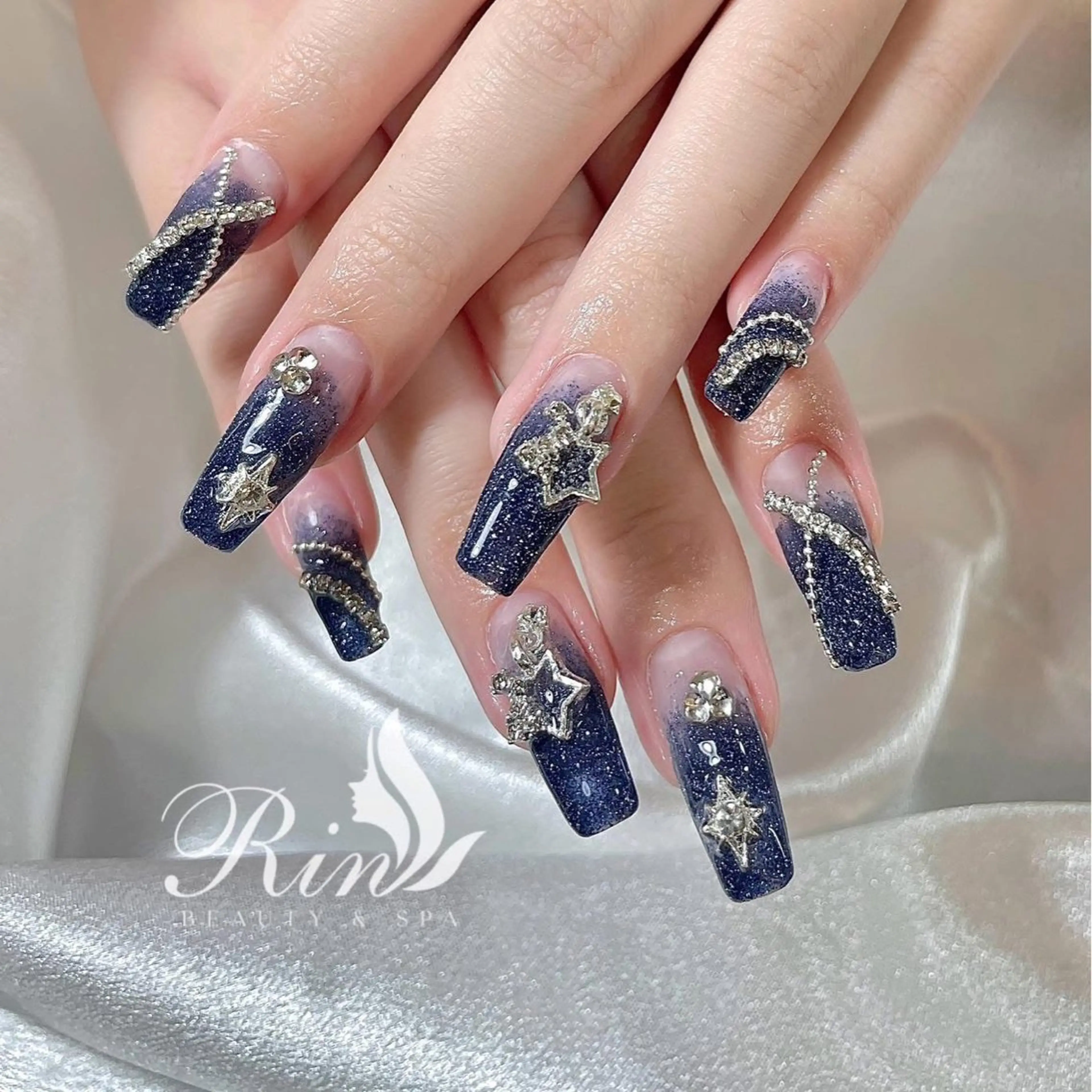 ロング Rin Nail 新大久保店のネイルデザイン