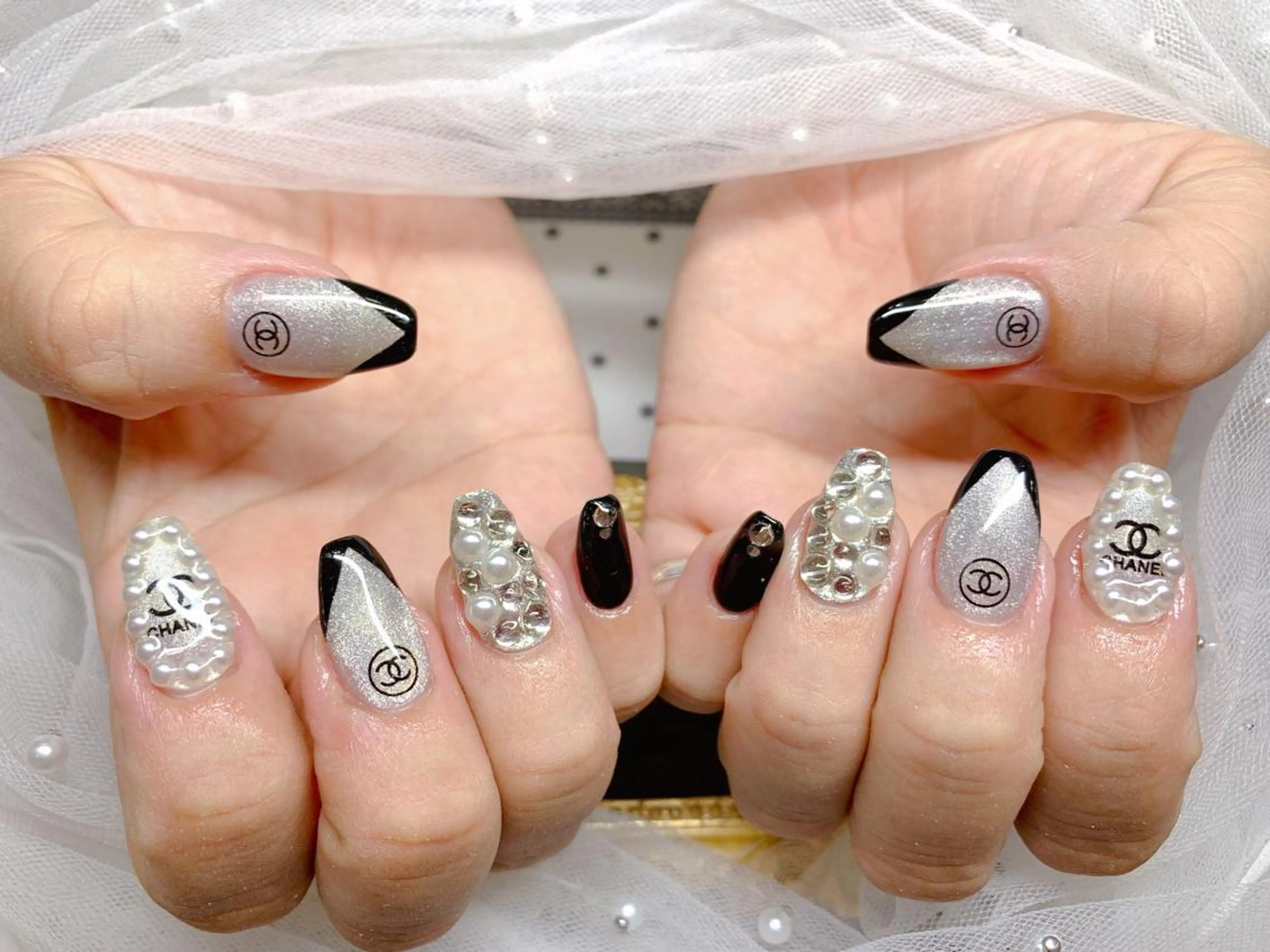 ネイル ハンドネイル マジックミラー所属・マジック ミラーのネイルデザイン