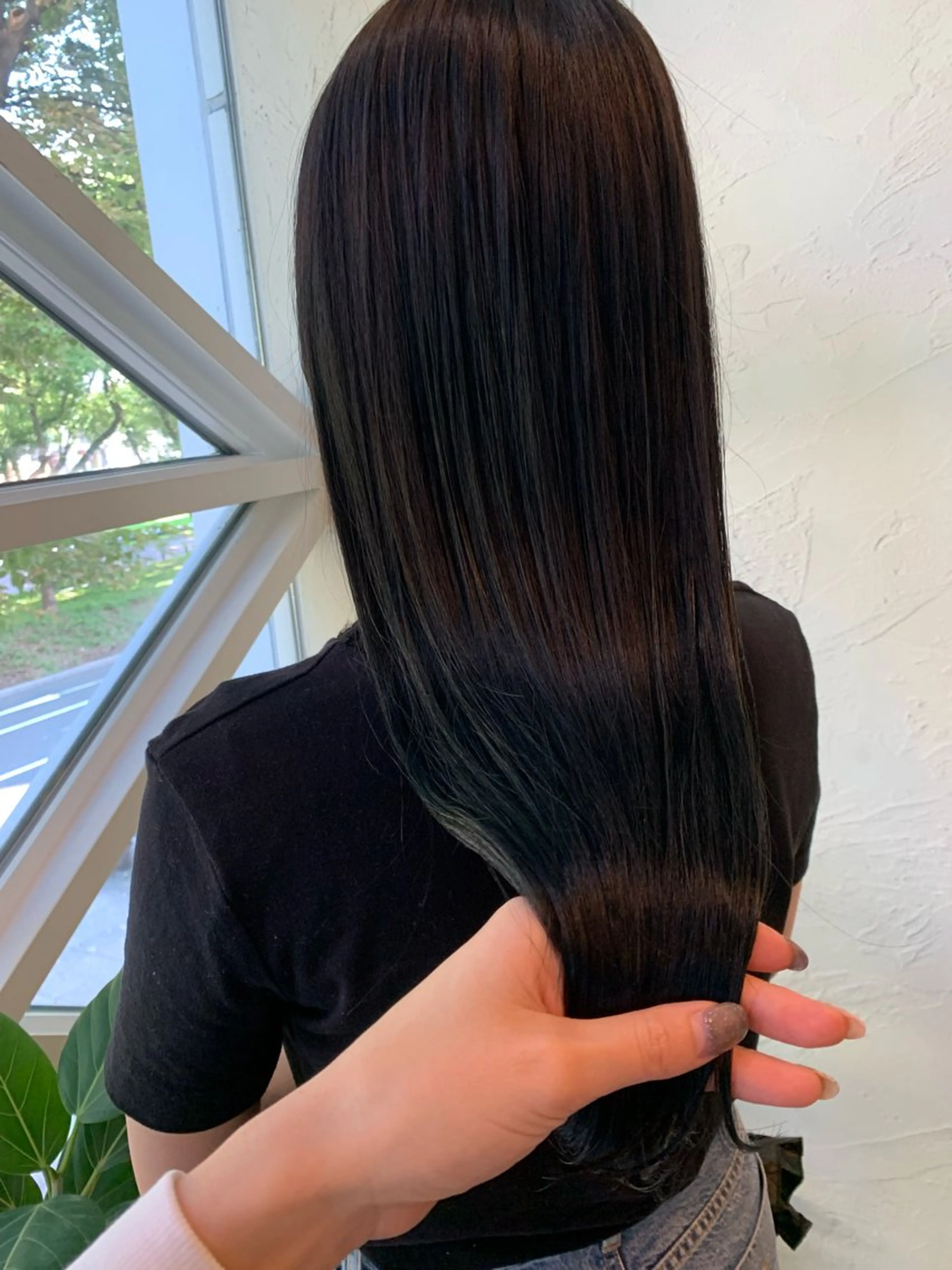 ロング 酸性ストレート 庄司 朱里のヘアスタイル