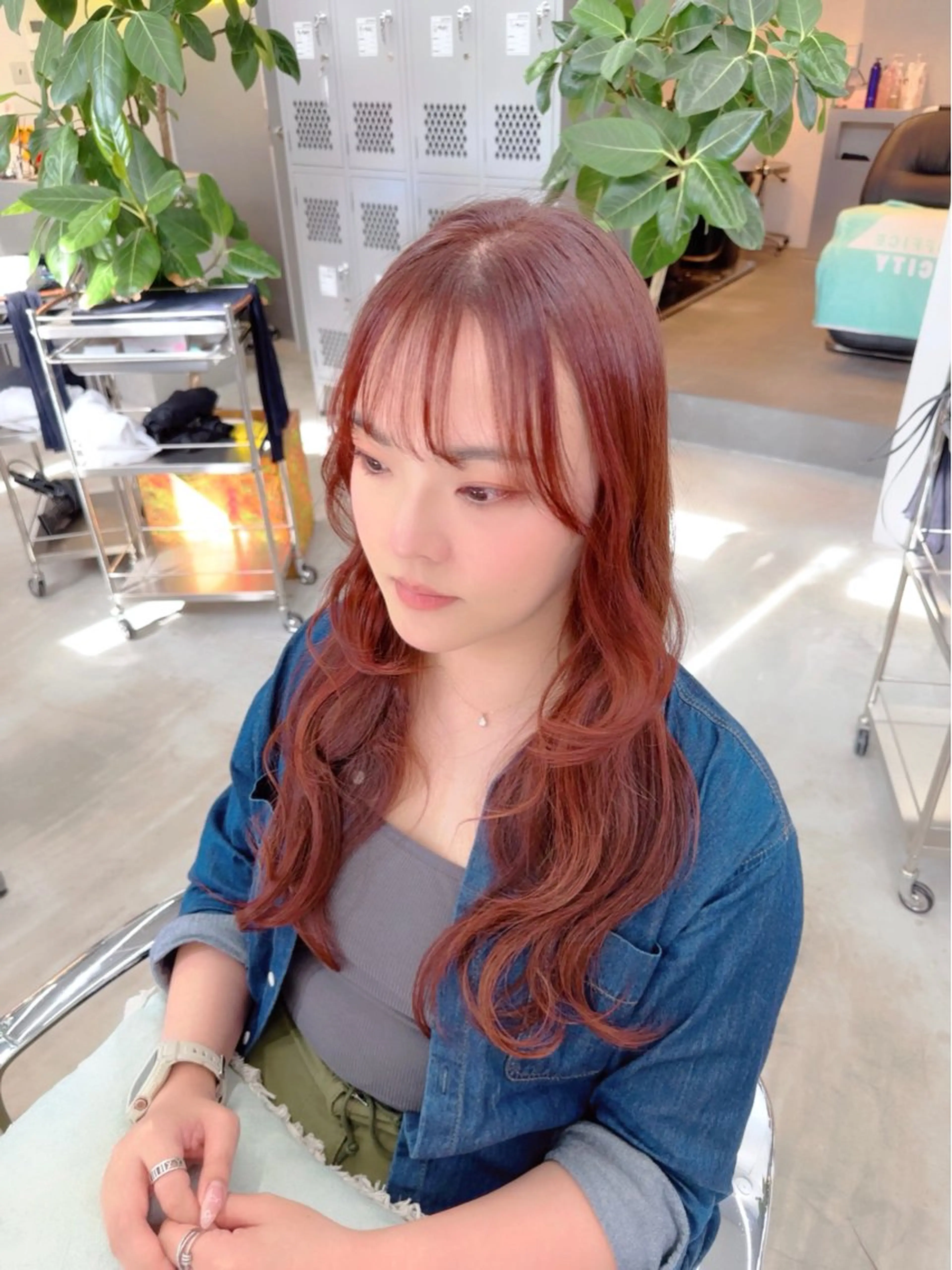 ロング カラー 岡野 静華のヘアスタイル