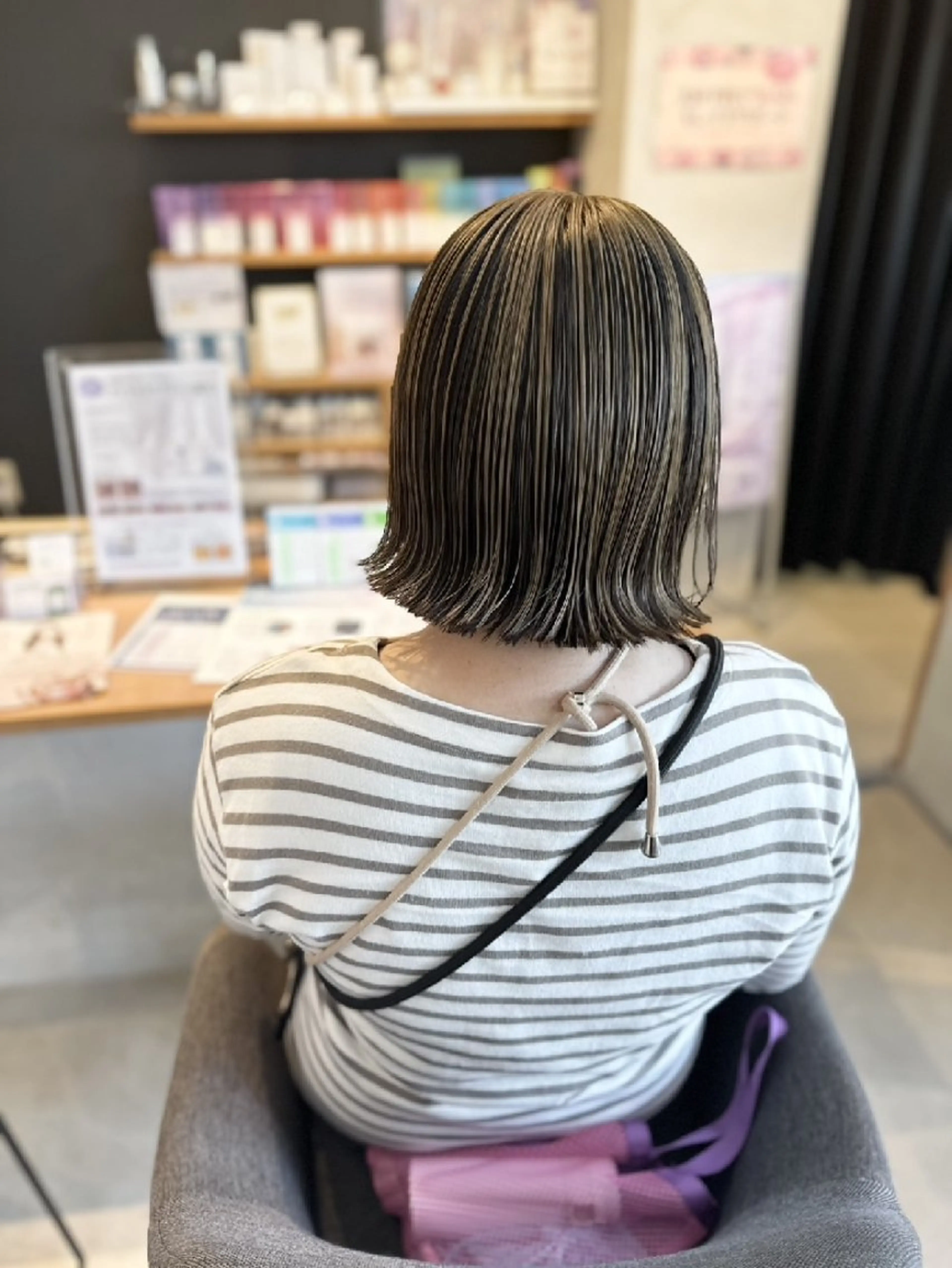 カラー 【女性限定】 しおりのヘアスタイル