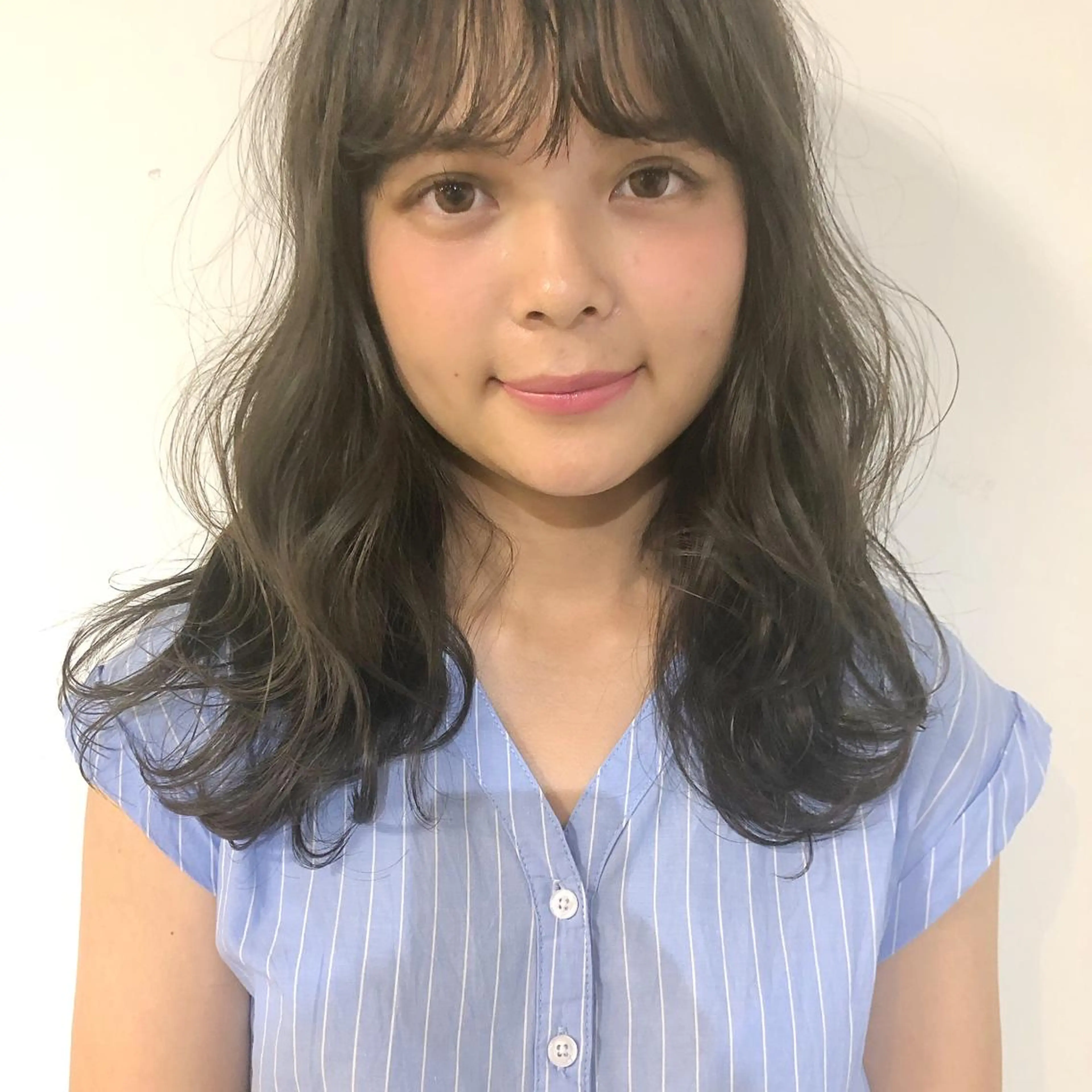 ロング カラー ヘアアレンジ グレージュ カーキグレージュ 榎園 由美のヘアスタイル