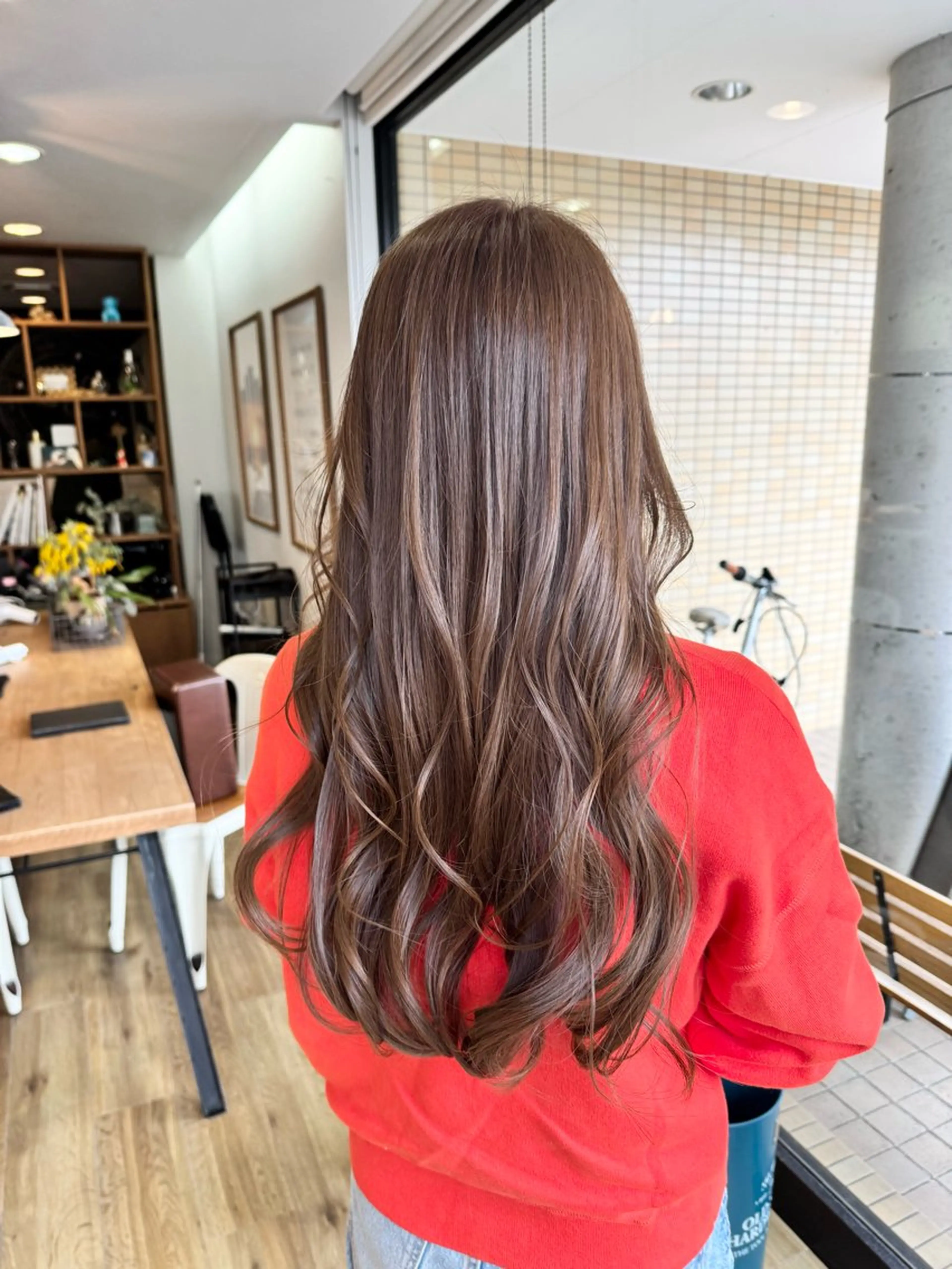 ロング カラー ブラウンカラー ヘアカラー トリートメント ツキダテ ユイのヘアスタイル