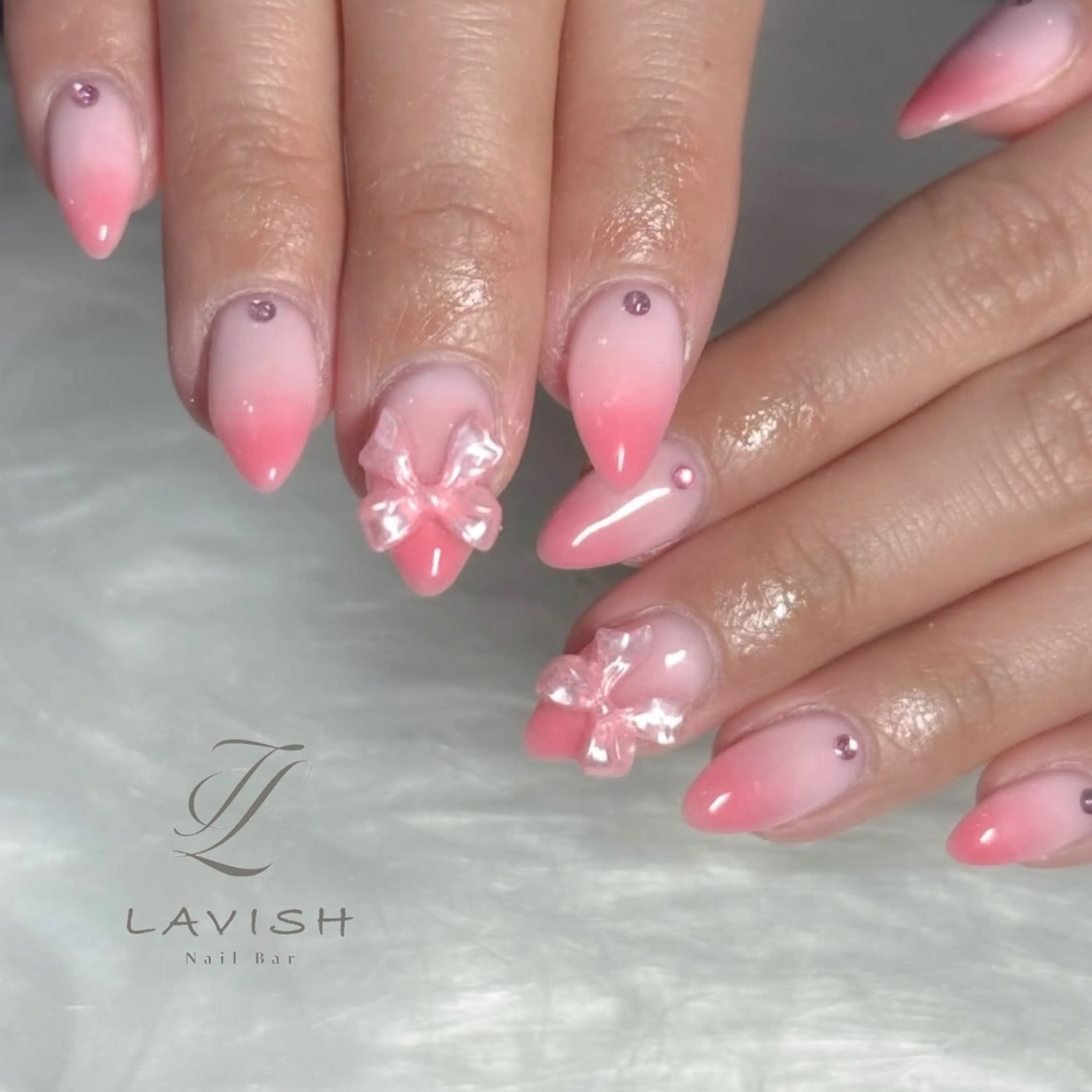 ネイル ハンドネイル フットネイル LAVISH nanamiのネイルデザイン