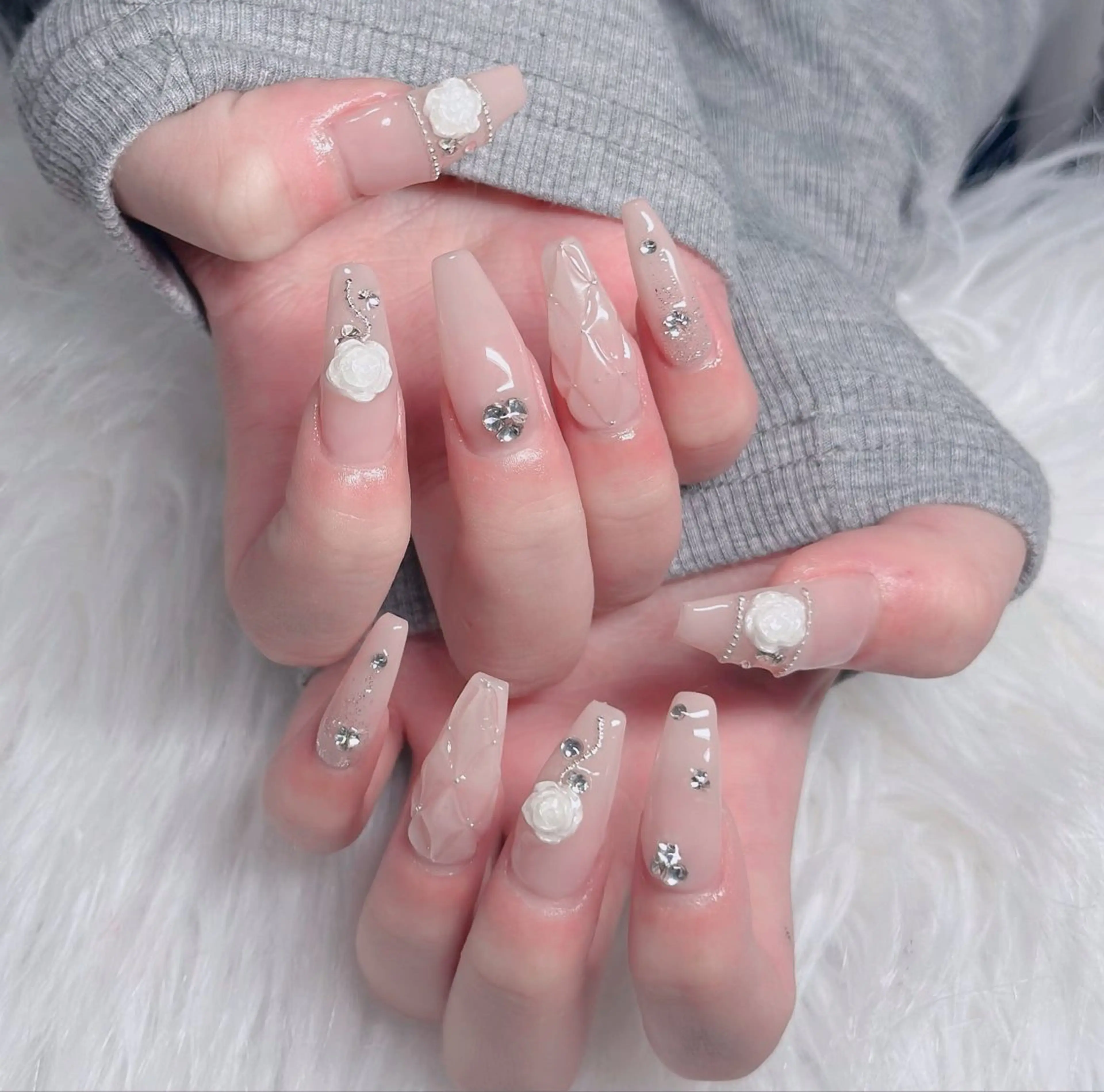 ネイル オーロラネイル フレンチネイル ジェルネイル ハロウィン キラキラネイル ハンドネイル H.baby Nail Salonのネイルデザイン