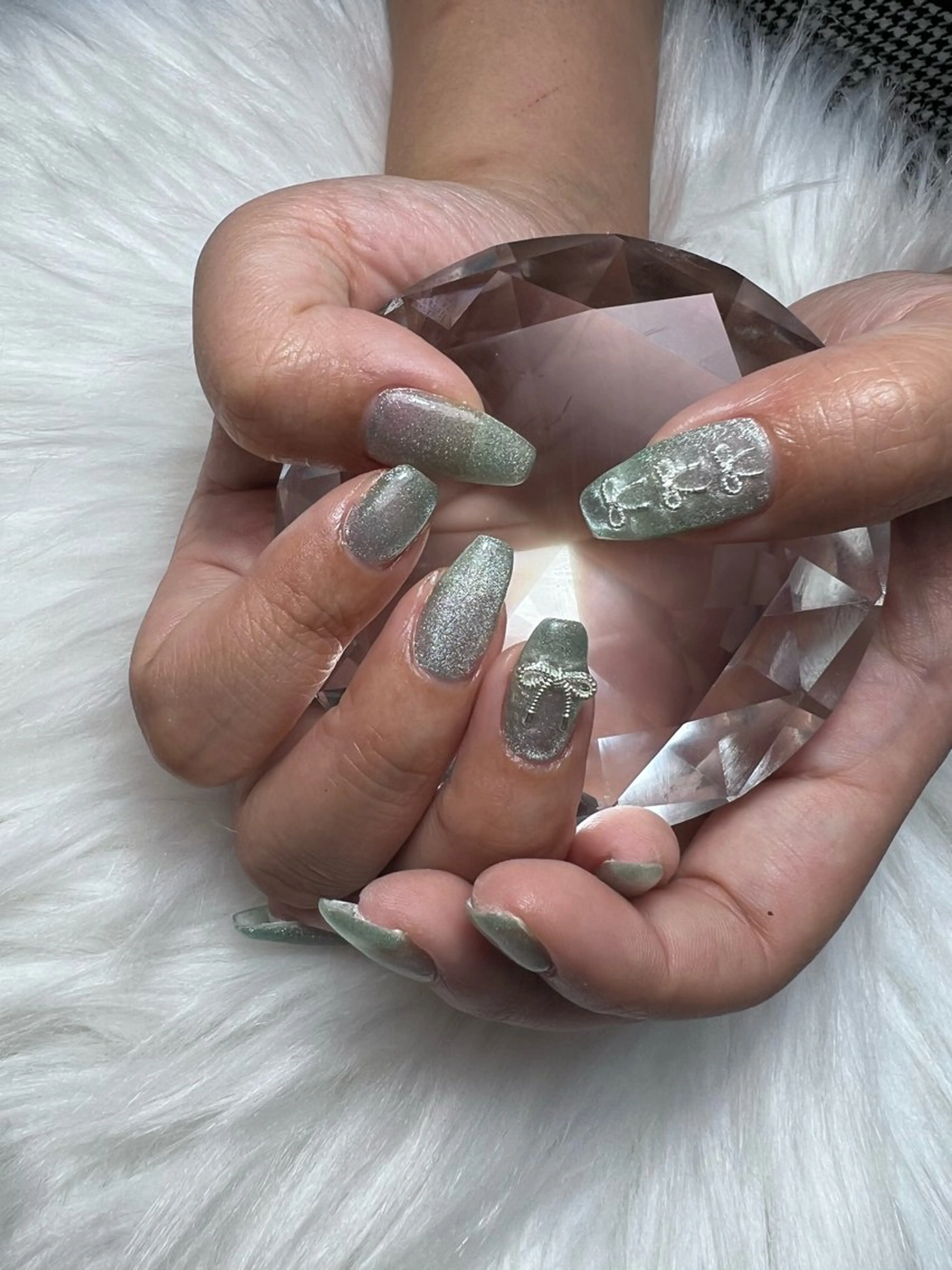 ネイル リボン Nailsalon petille所属・Ｈ azのネイルデザイン