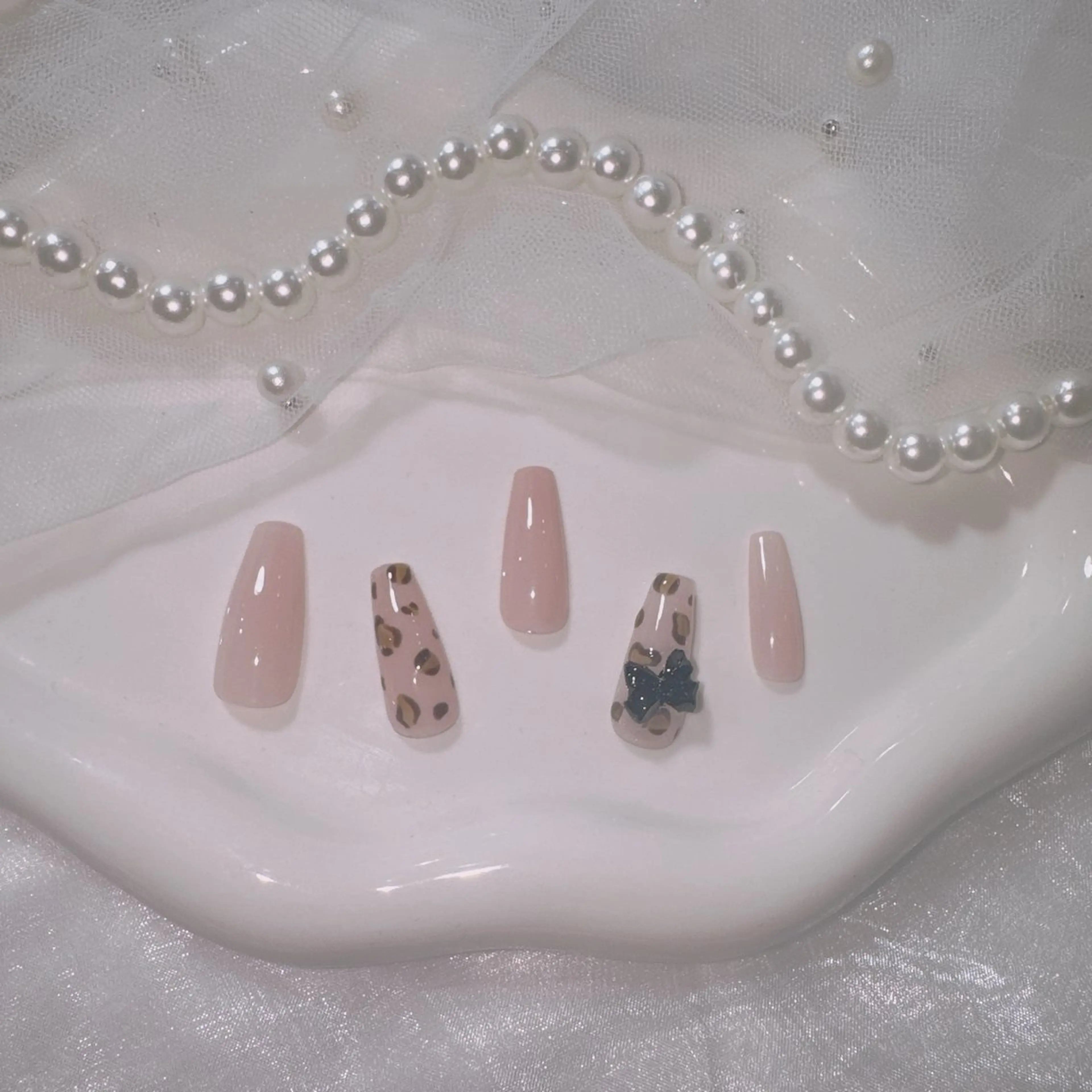 《期間限定》 [オフなし] レオパード柄ネイル🩶🎀の写真