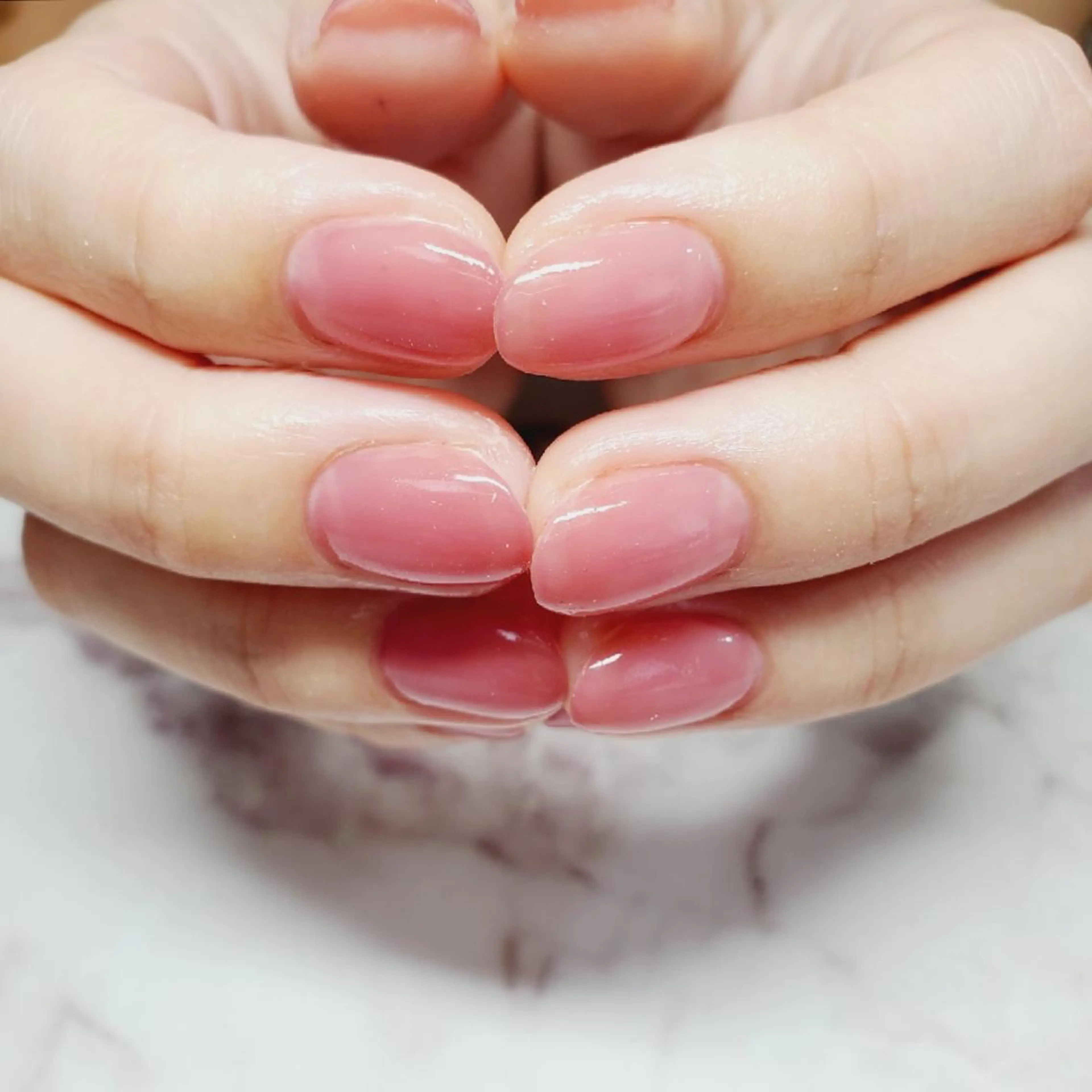 ネイル 氷ネイル・うるうるネイル ワンカラーネイル シンプルネイル ハンドネイル ネイルサロンベルティ .ひとみのネイルデザイン