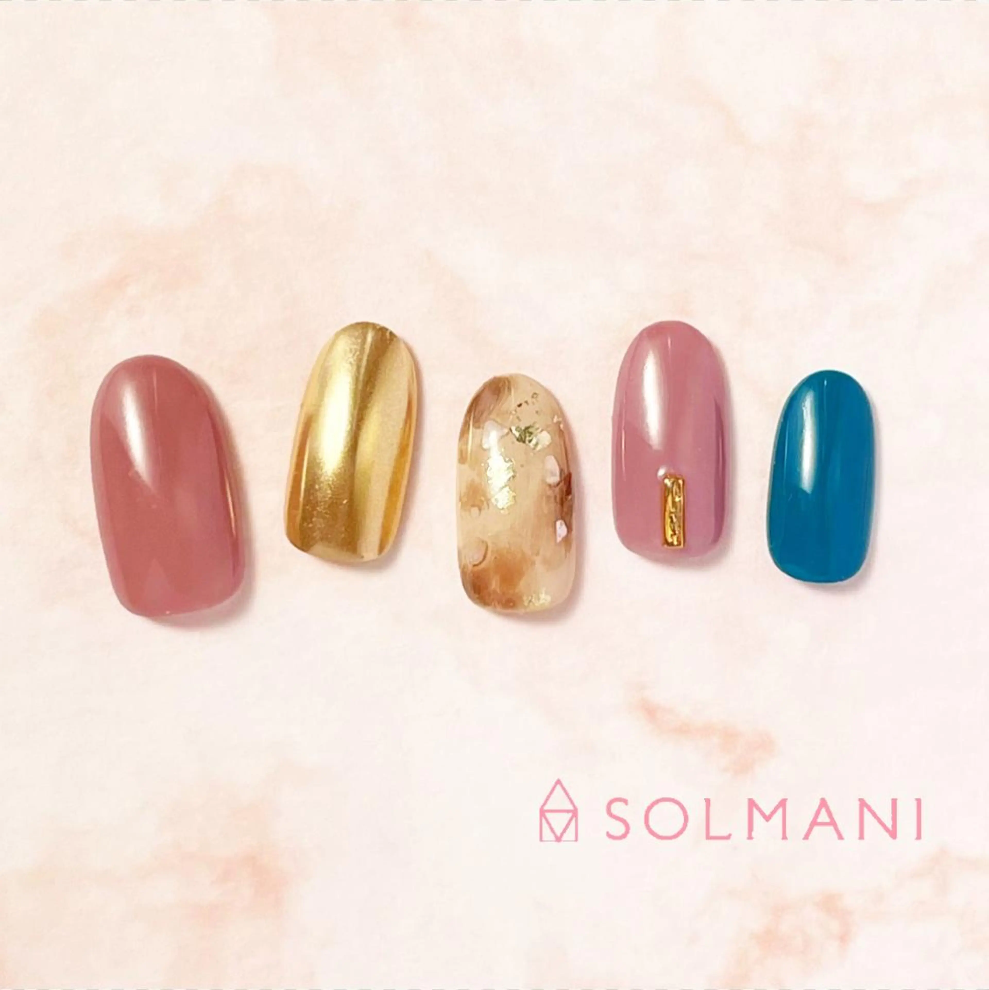 ネイル べっ甲ネイル ミラーネイル ホワイト SOLMANI 予約担当のネイルデザイン