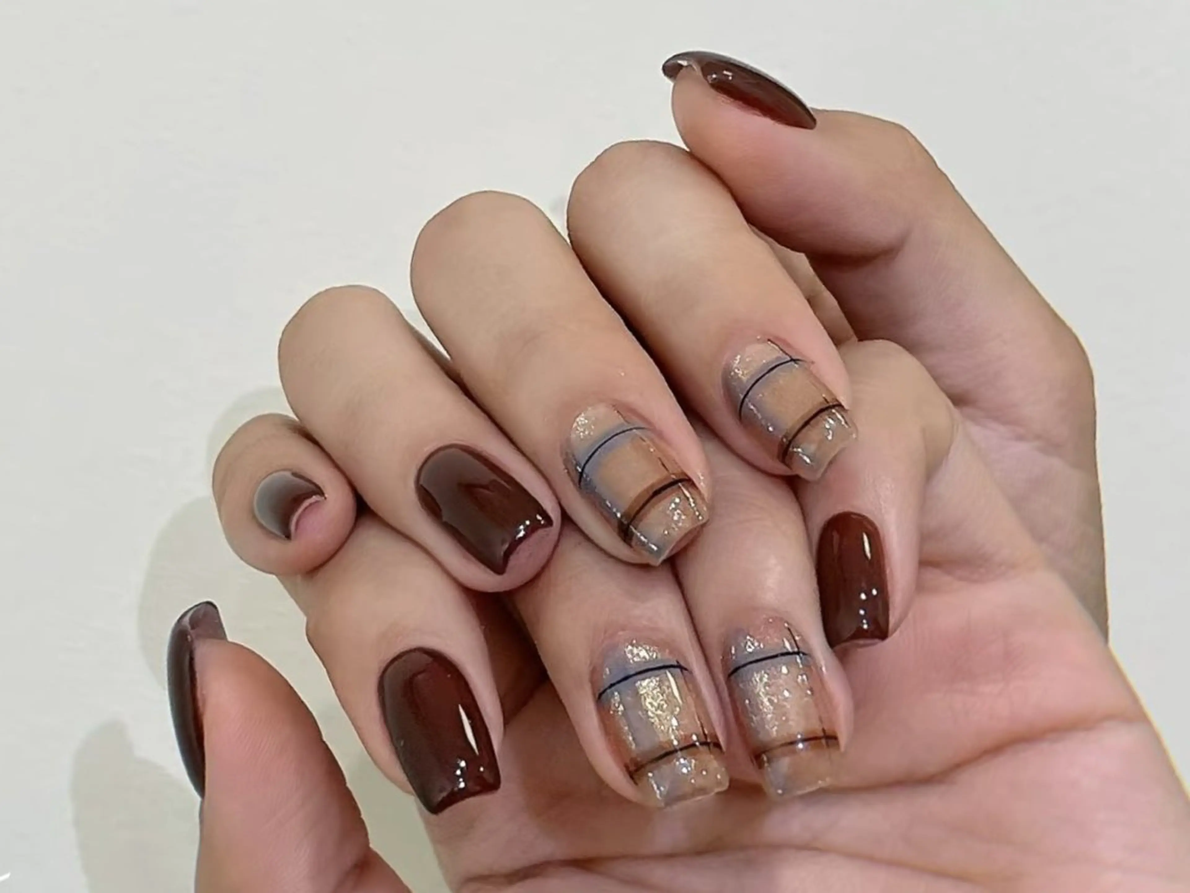 ネイル アートネイル べっ甲ネイル チークネイル 長さ出し フットネイル ハンドネイル ハンドケア ラッキーネイルサロン 西川口東口店のネイルデザイン