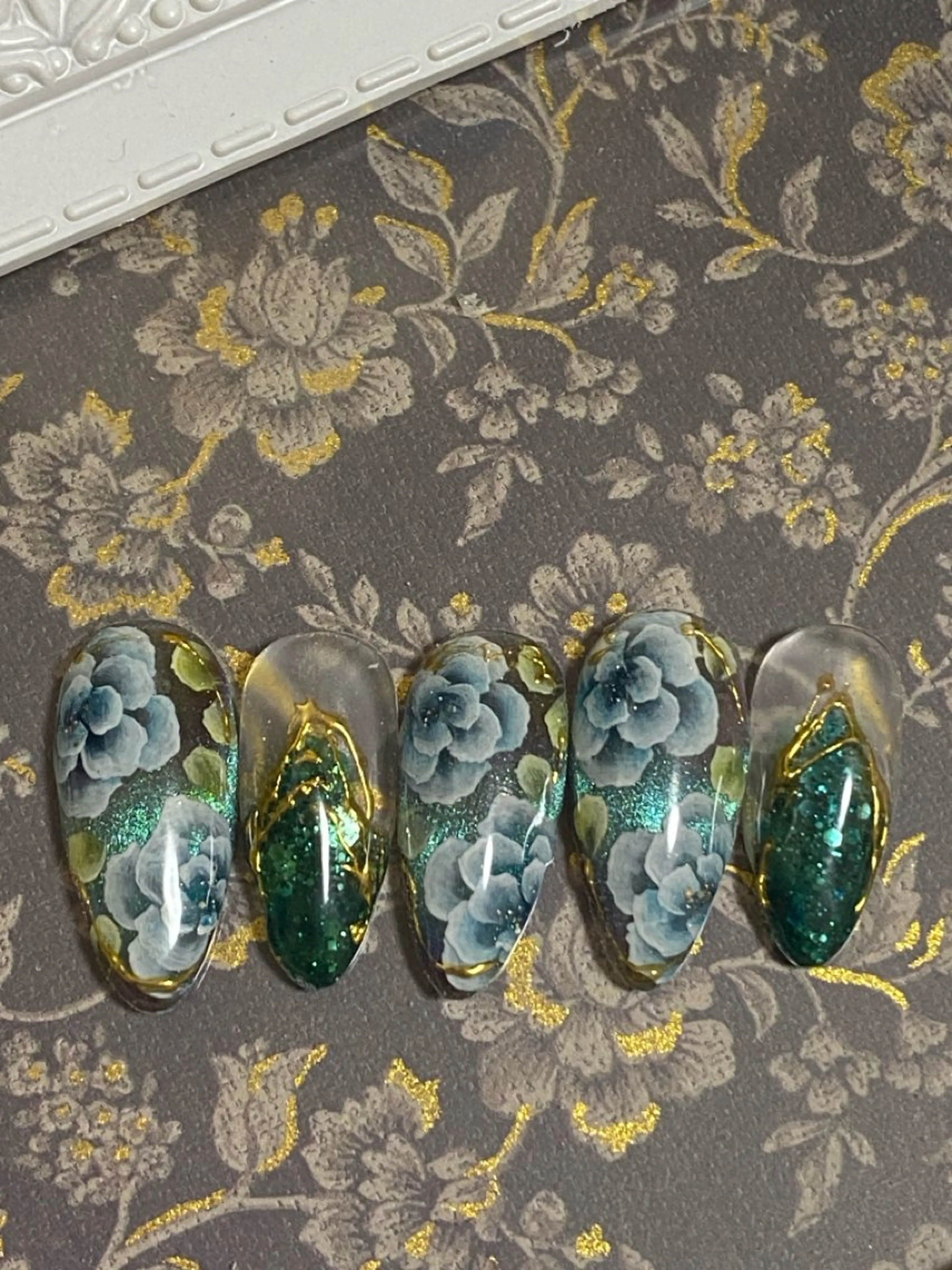 ネイル フラワーネイル マグネットネイル 自宅ネイルサロン ♦️nuance♦️のネイルデザイン