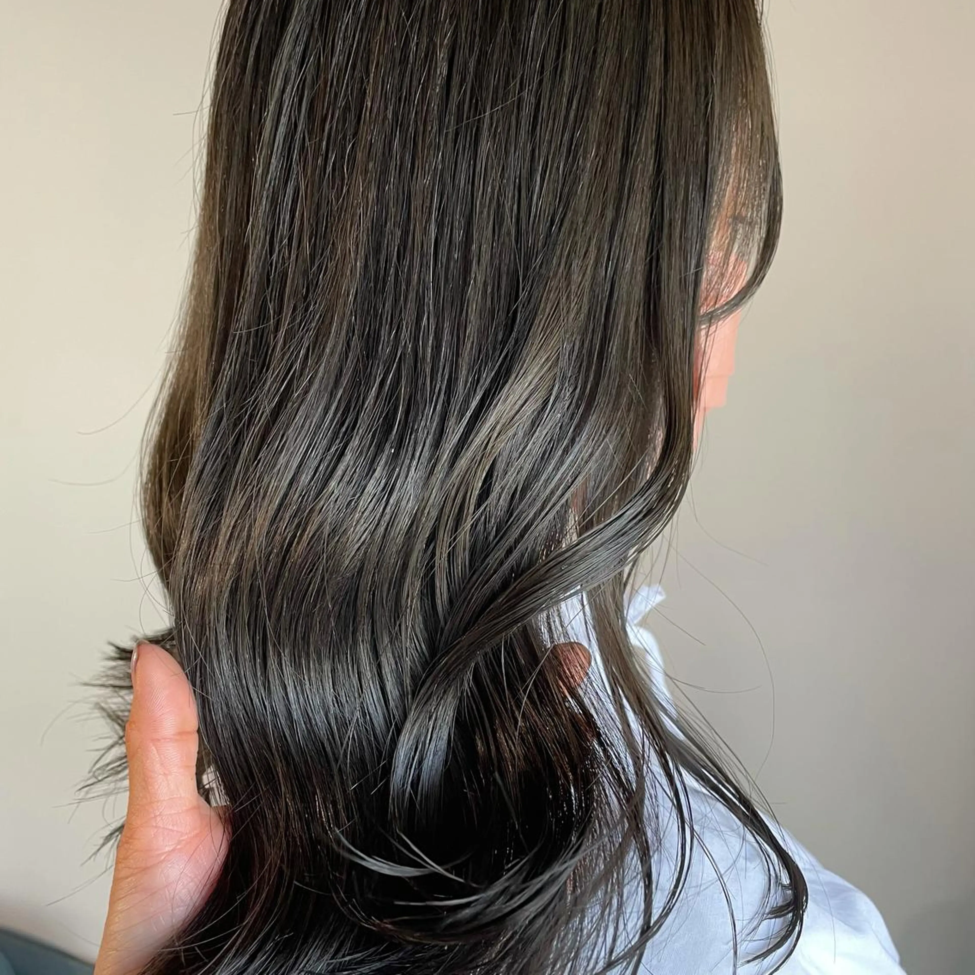 ミディアム カラー ヘアアレンジ マツエク・マツパ 透明感カラー/推しカ ラー☁️JURAのヘアスタイル