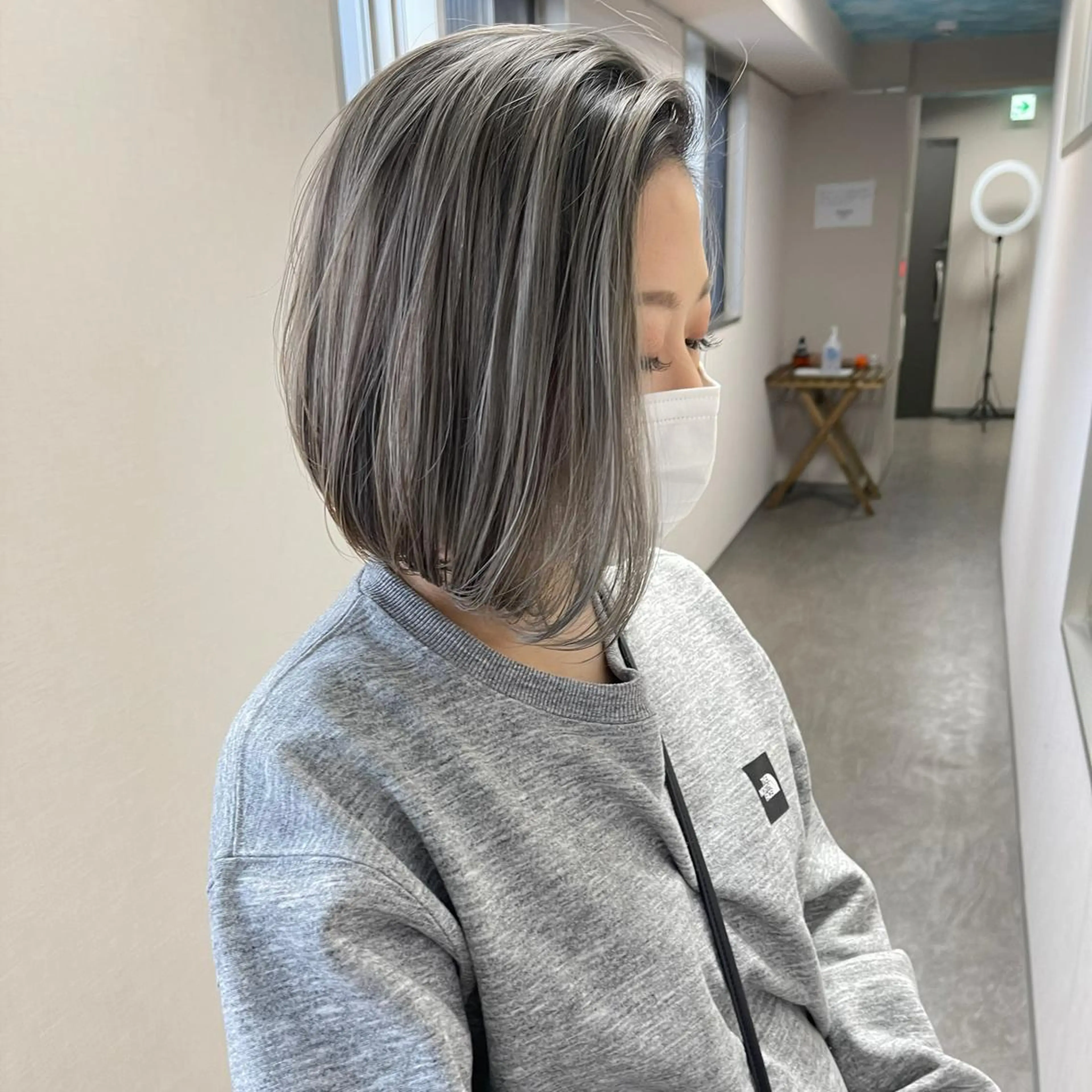 ショート カラー バレイヤージュ ハイライトカラー ハイライト レイヤーカット 松井那津子 /ハイライトブリーチのヘアスタイル