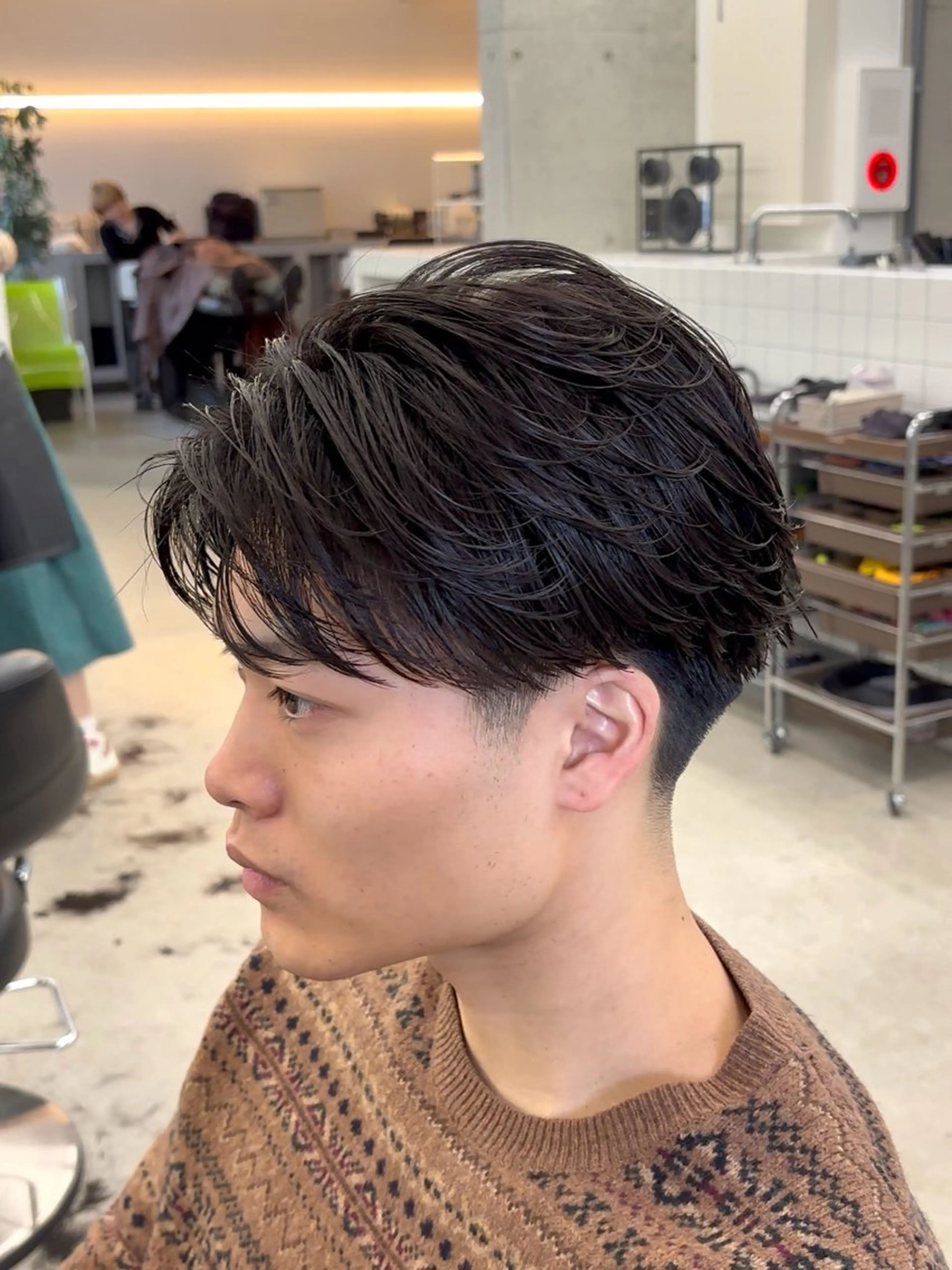 ショート パーマ メンズ フェザーパーマ メンズパーマ ニュアンスパーマ なりたひろと / フェザーパーマのヘアスタイル