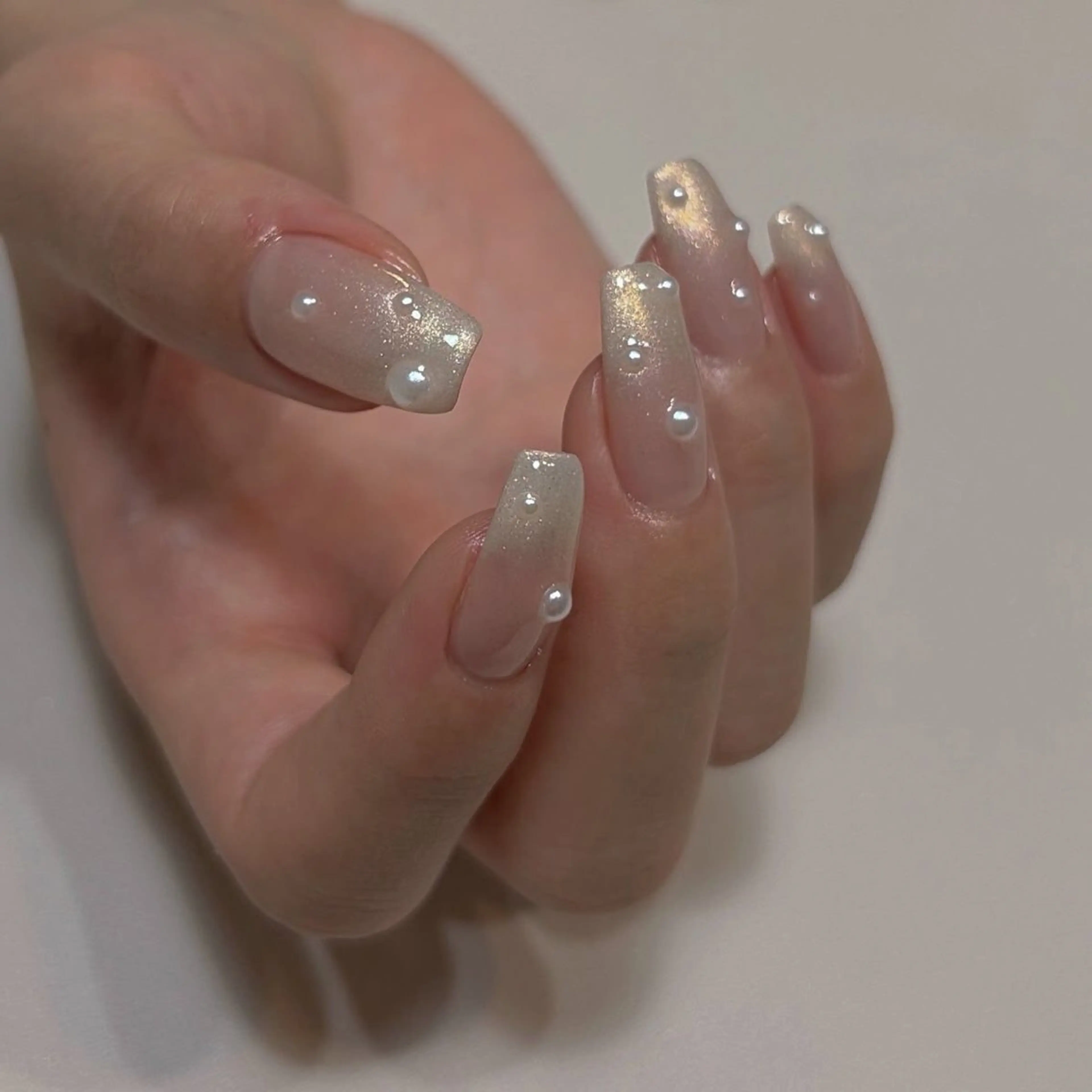 ネイル グラデーション ラメ(グリッター) マグネットネイル ミラーネイル ニュアンスネイル ハンドネイル Lumi de nails所属・Lumi de nailsのネイルデザイン