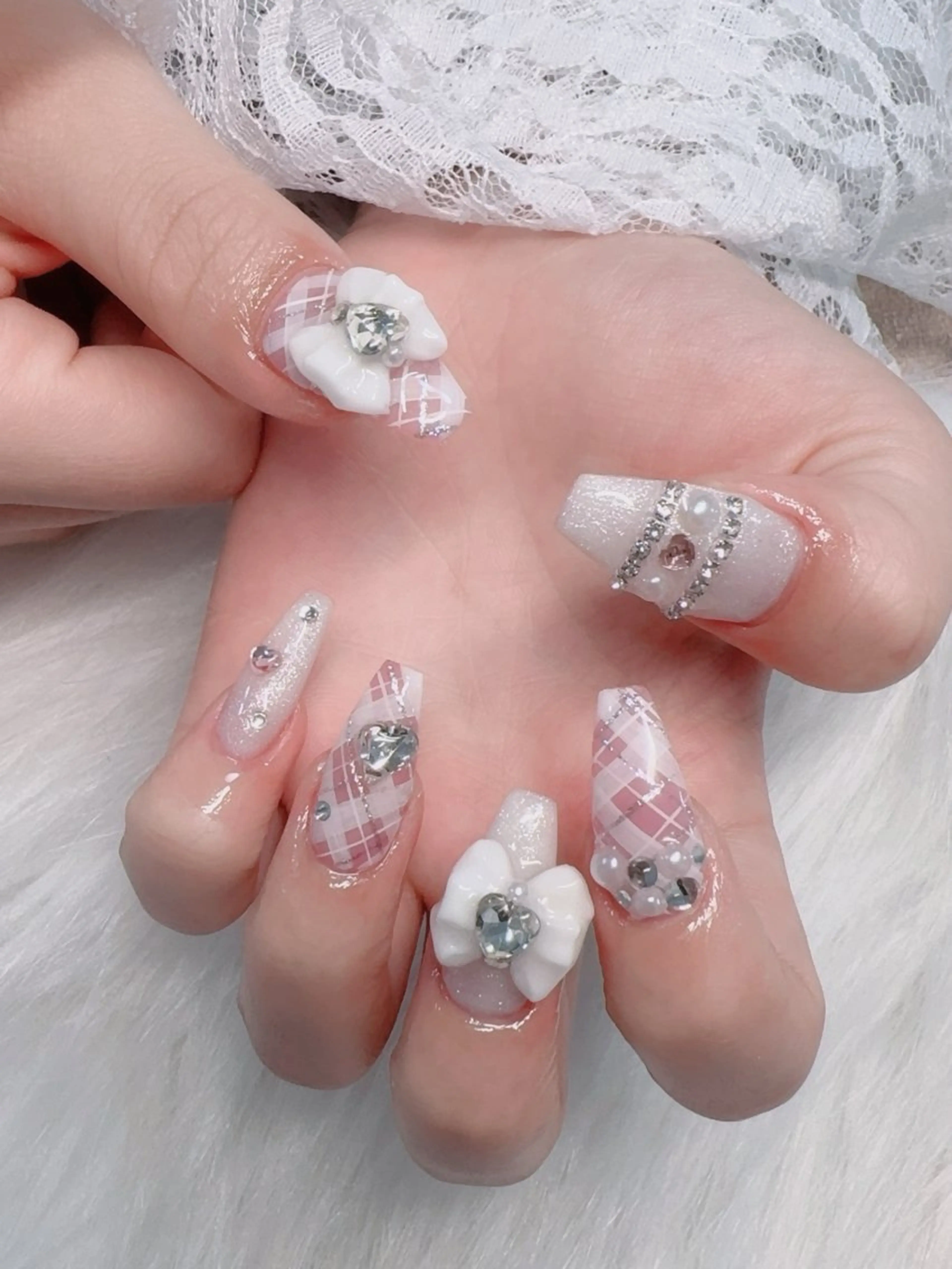ネイル フレンチネイル ジェルネイル ガラスフレンチ ハロウィン ハート ハンドネイル H.baby Nail Salonのネイルデザイン