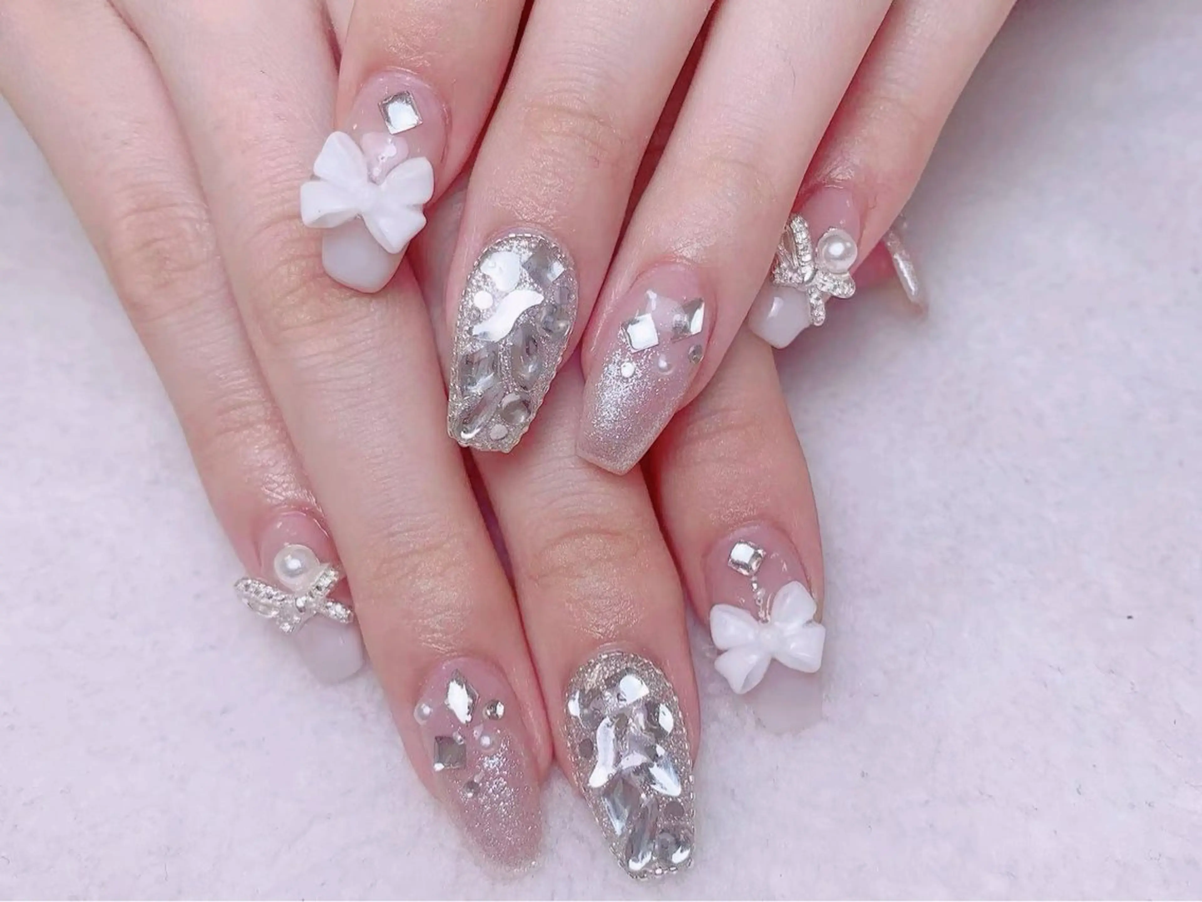 ネイル フレンチネイル ジェルネイル ハート 韓国ネイル マグネットネイル ハンドネイル ネイルサロン lotusのネイルデザイン