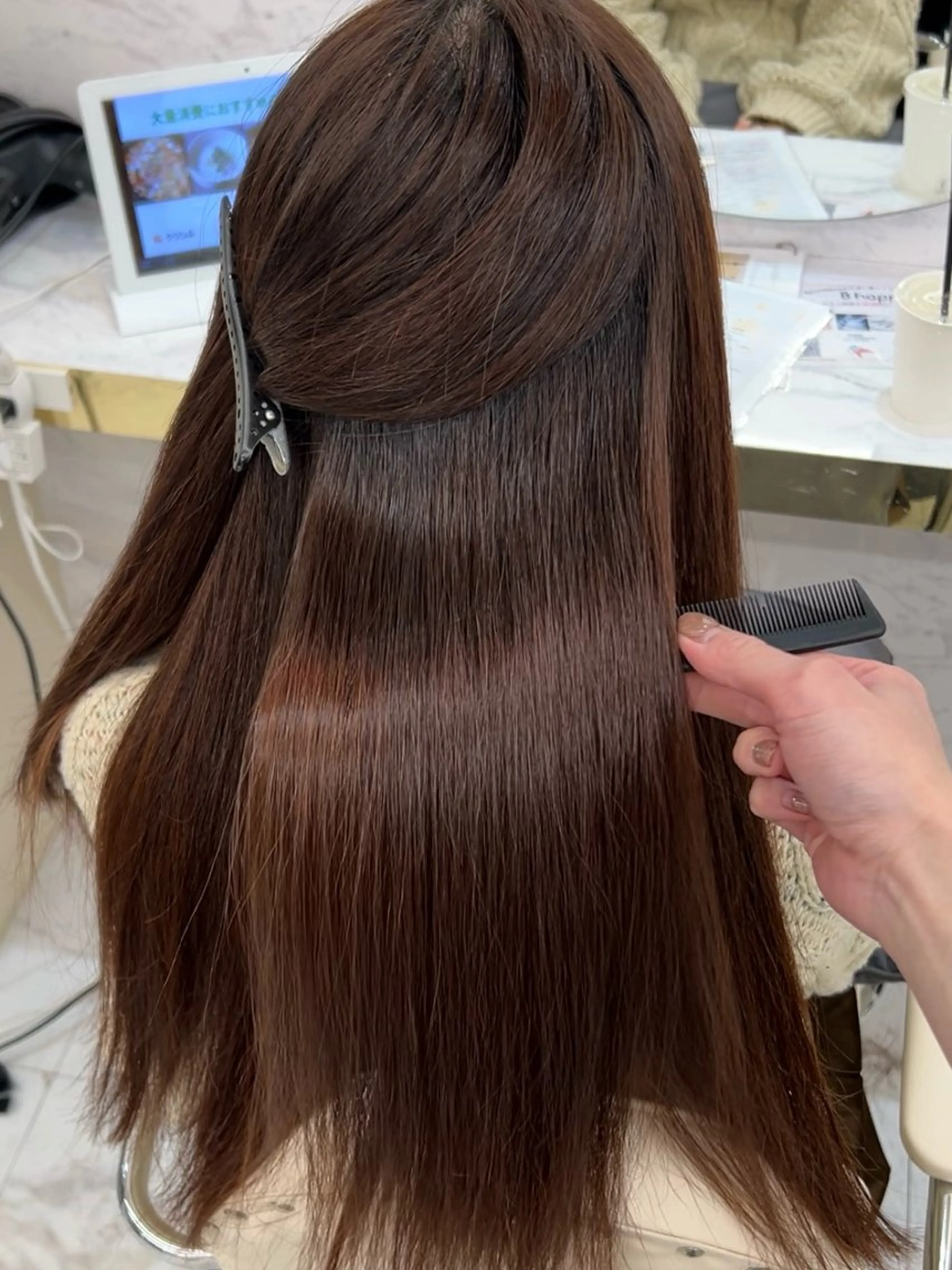 セミロング カラー ヘアアレンジ 髪質改善 縮毛矯正 酸性ストレート カット ヘアカラー 縮毛矯正 トリートメント maoブリーチ無し 似合わせカラーのヘアスタイル