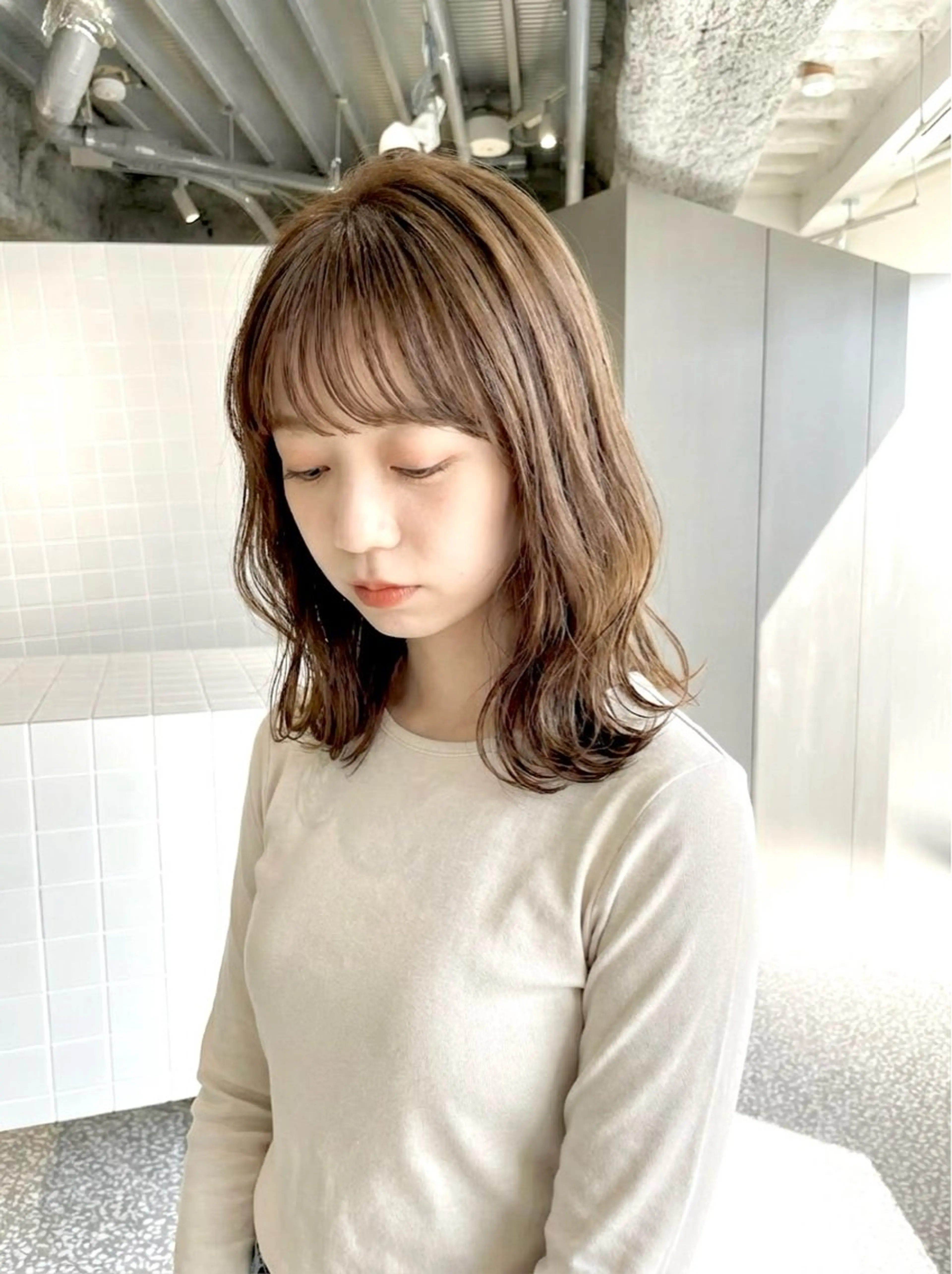 ミディアム カラー イサミ カズヒロのヘアスタイル