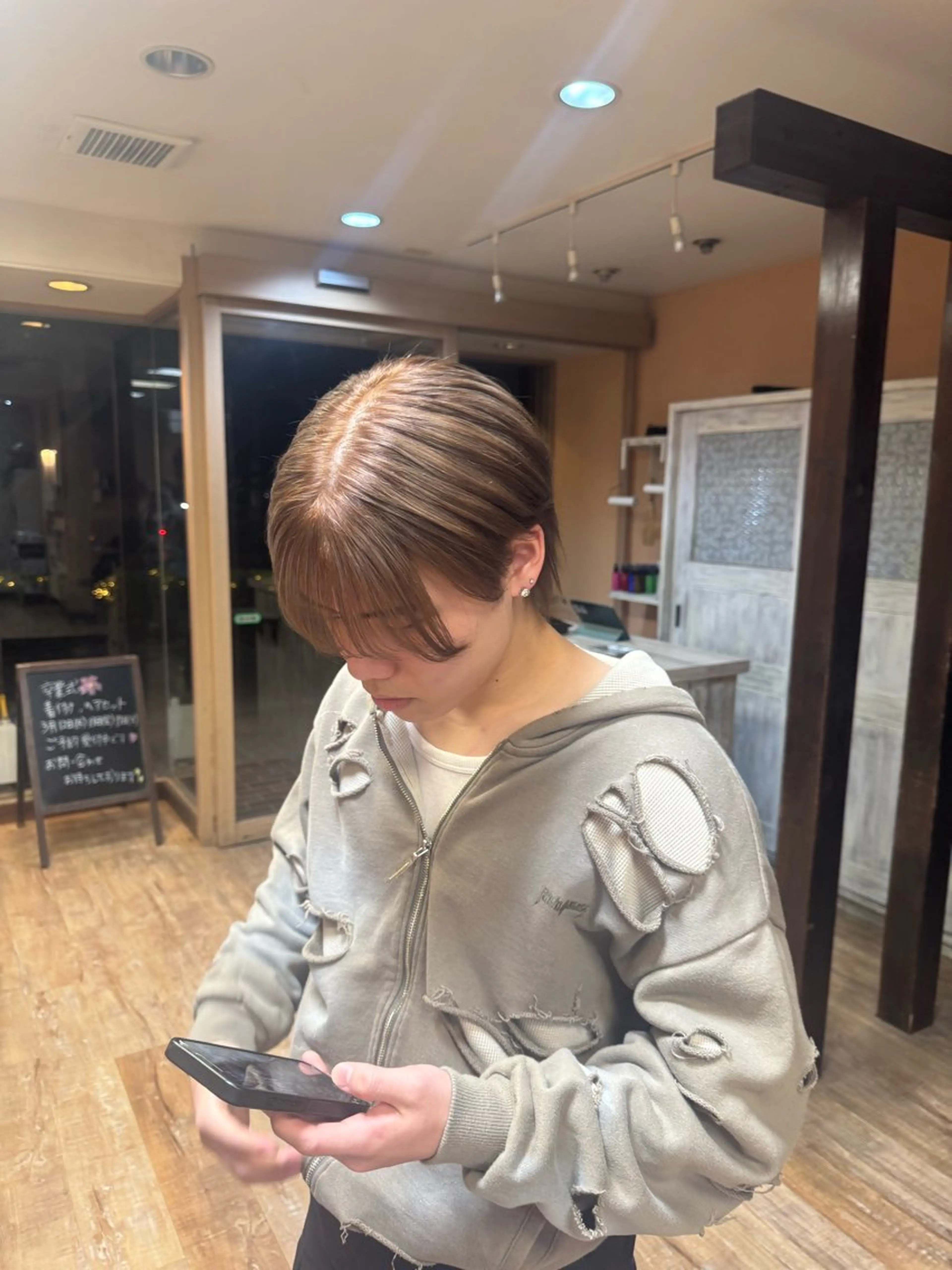 ショート ヘアカラー moremuu所属・松村 舞桜のヘアスタイル