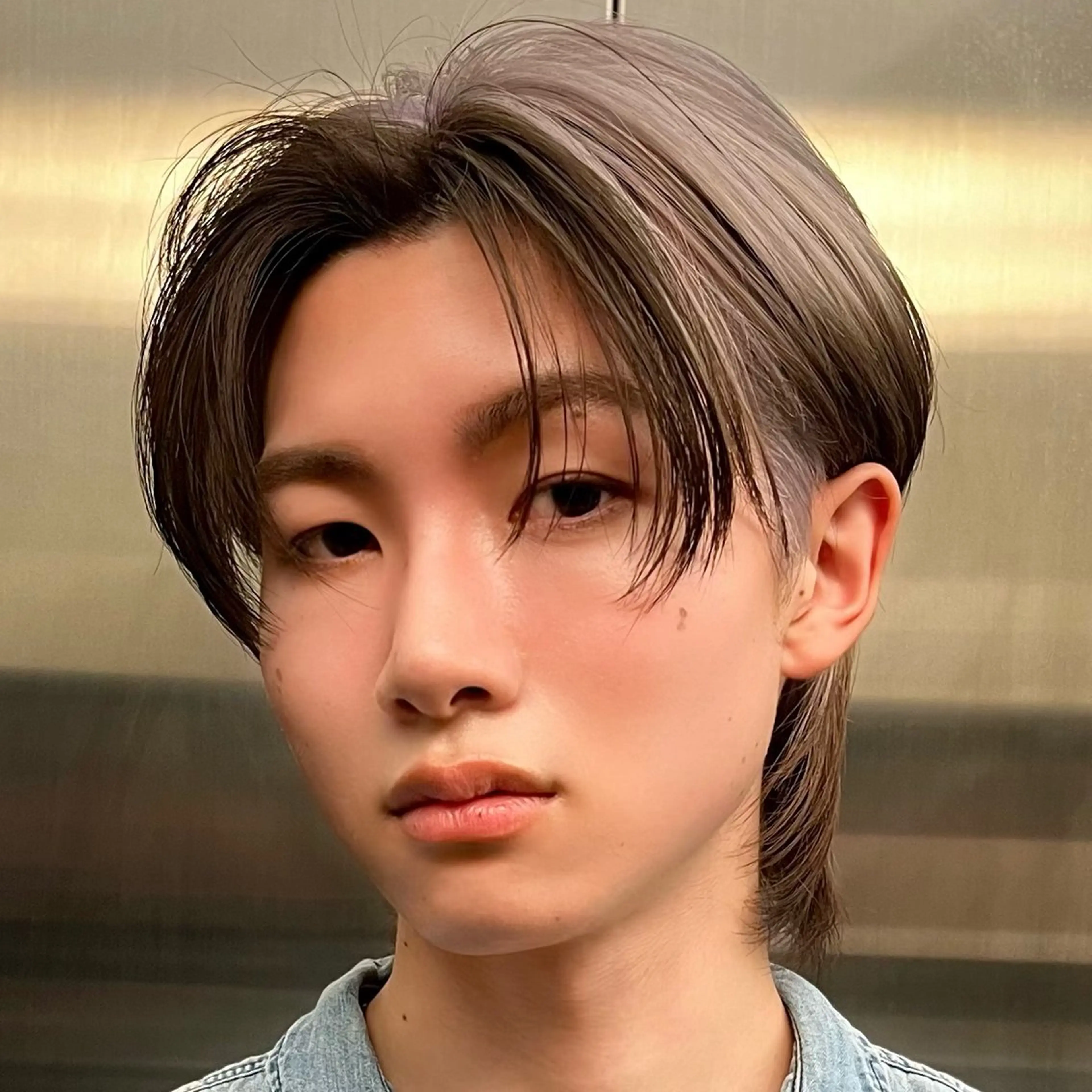 カラー カット ヘアカラー トリートメント ウルフとデザイン カラーの神のヘアスタイル