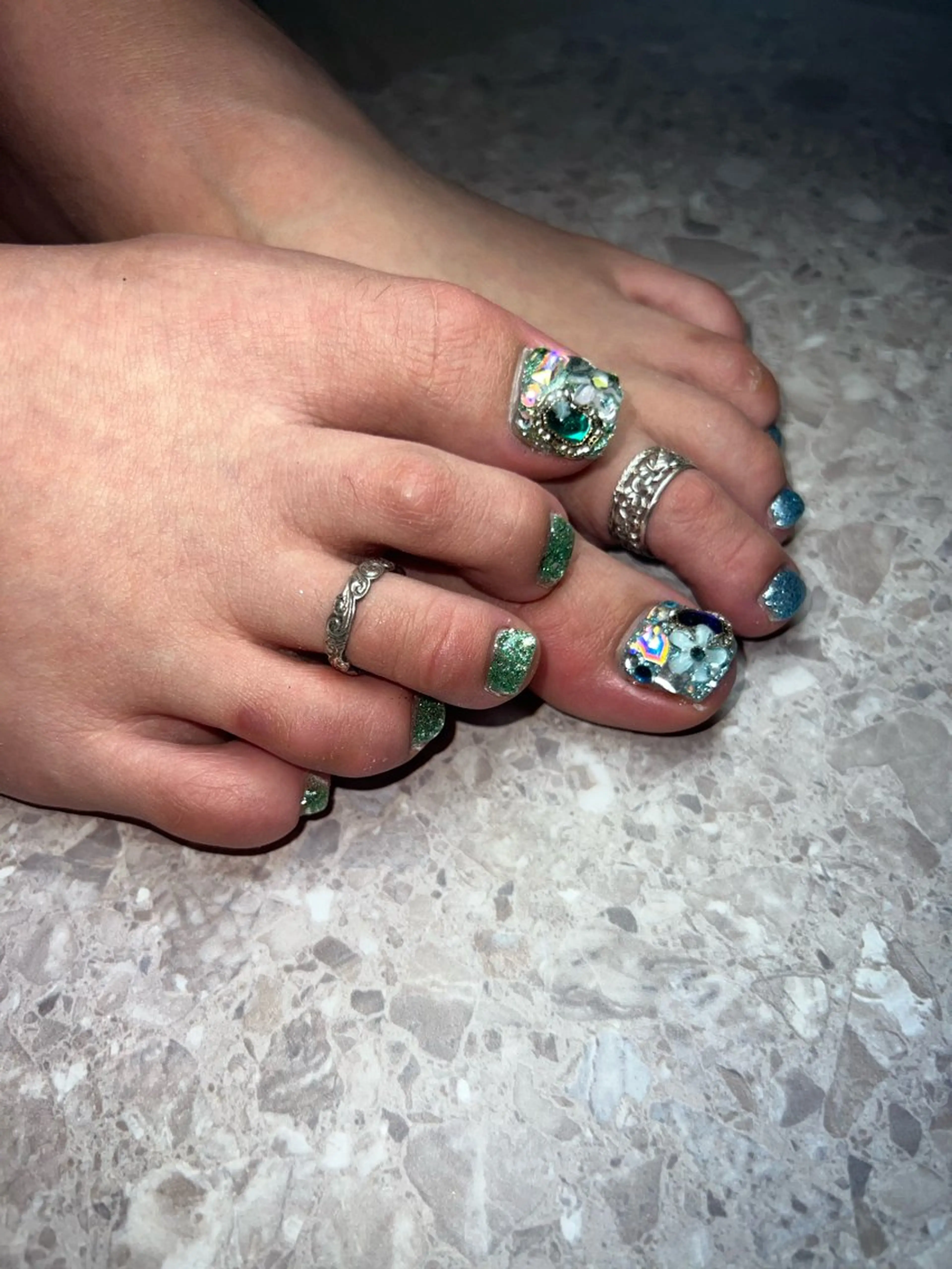 ショート フットネイル ONIKA Nail 青山通り店所属・ONIKA Nail 表参道A4徒歩2分のネイルデザイン