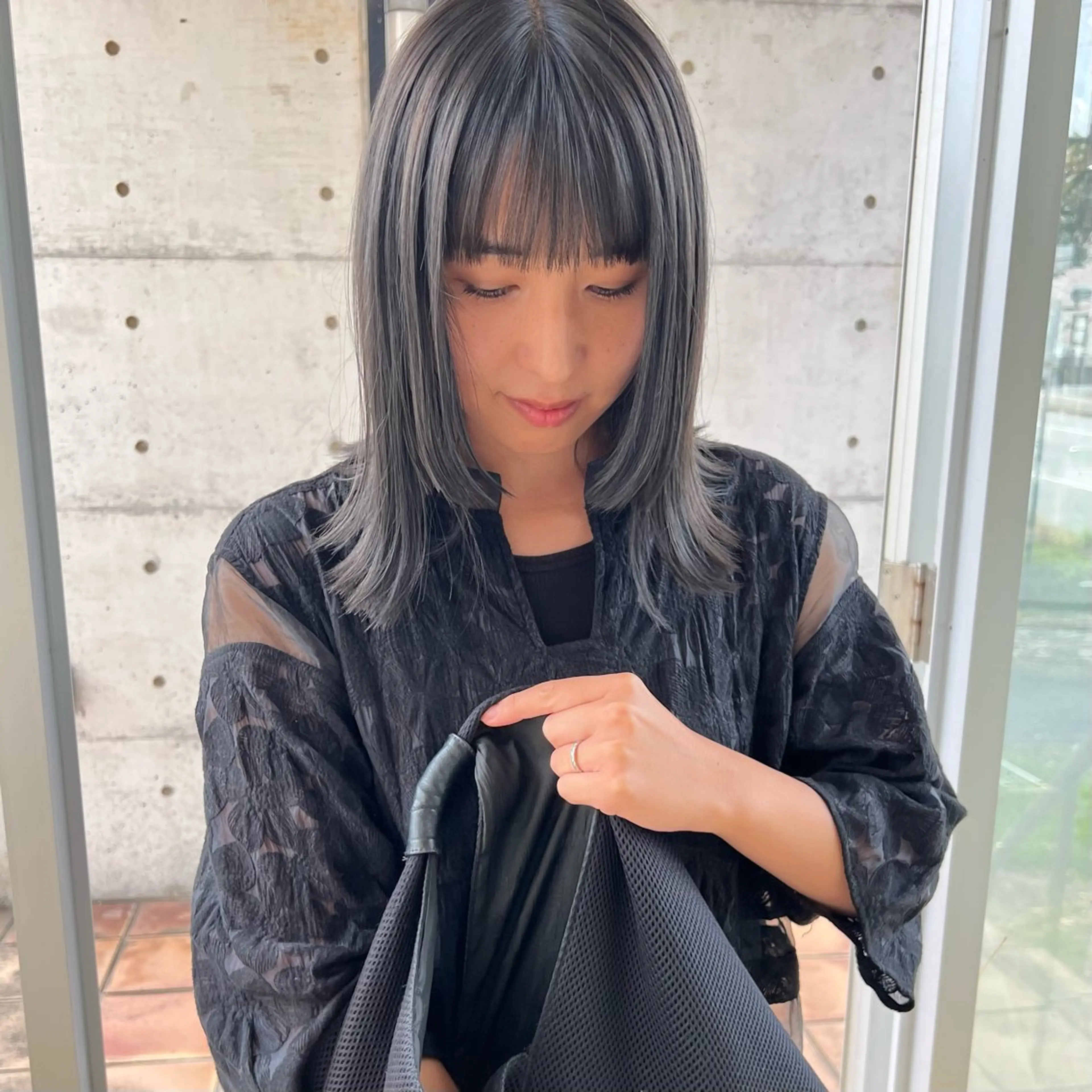 ミディアム カラー アッシュ 透明感カラー 姫カット レイヤーカット 大久保 佳那のヘアスタイル