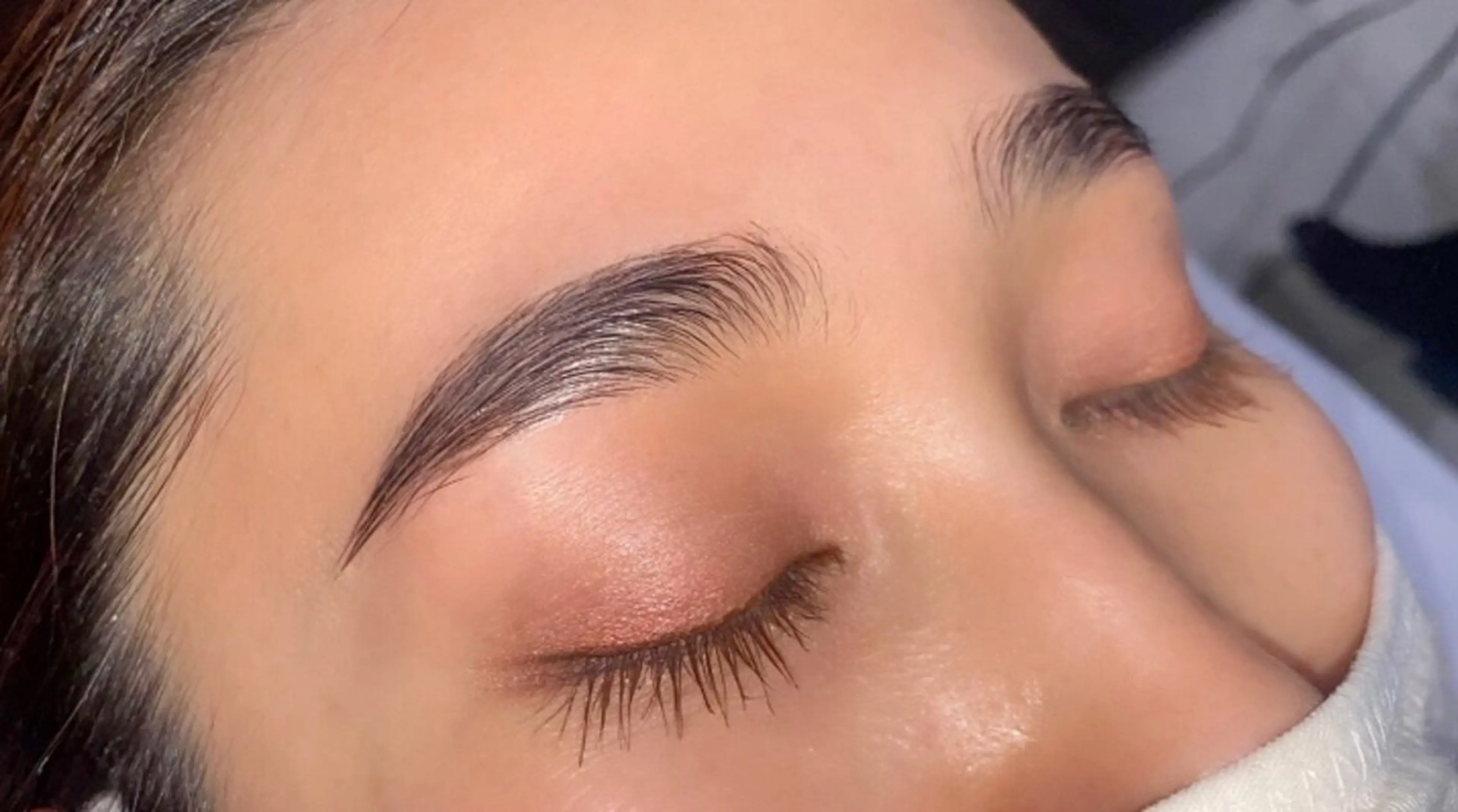 ハリウッドブロウリフトの写真