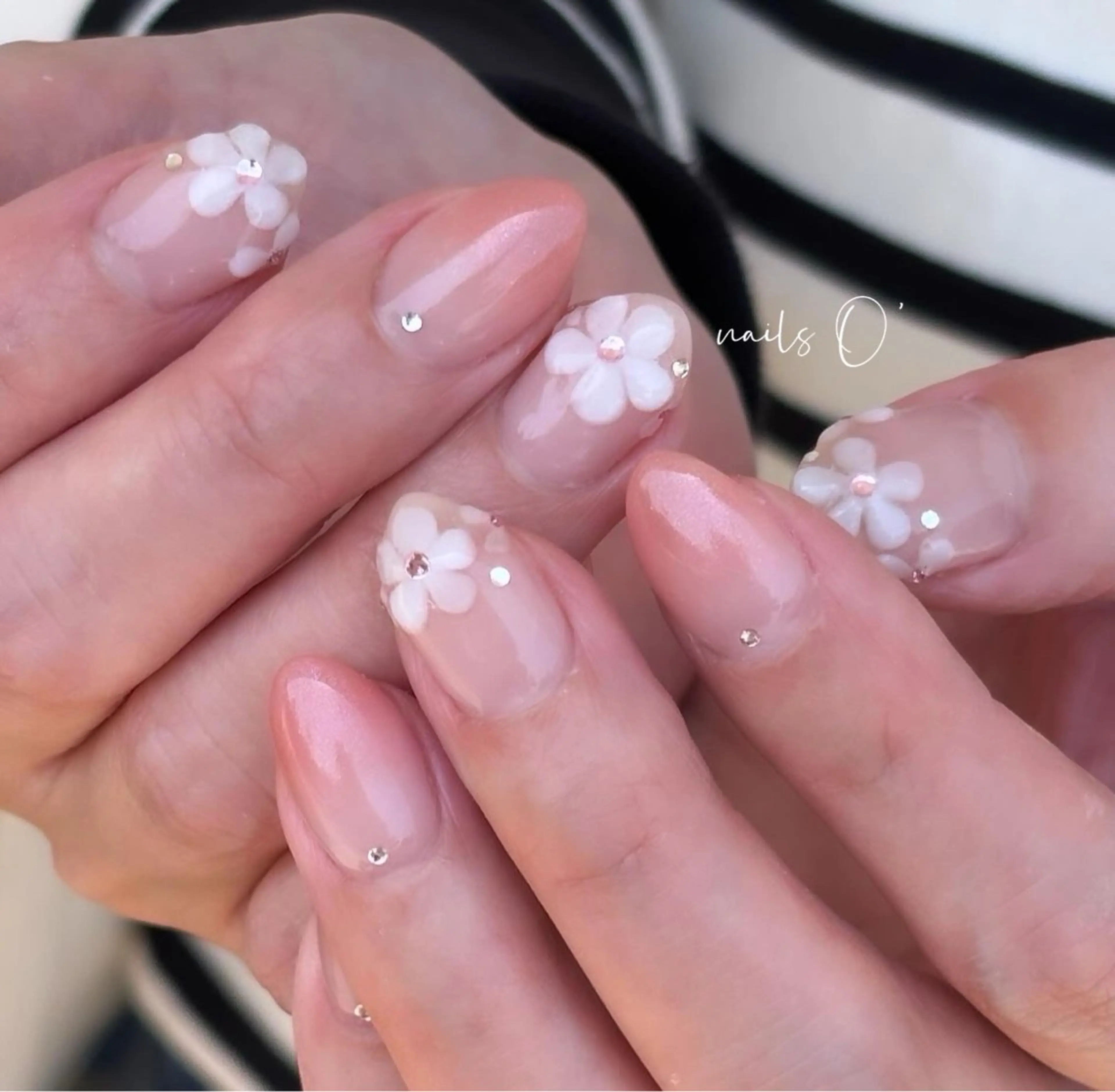 ネイル 大人可愛いネイル🎗 Hinaのネイルデザイン