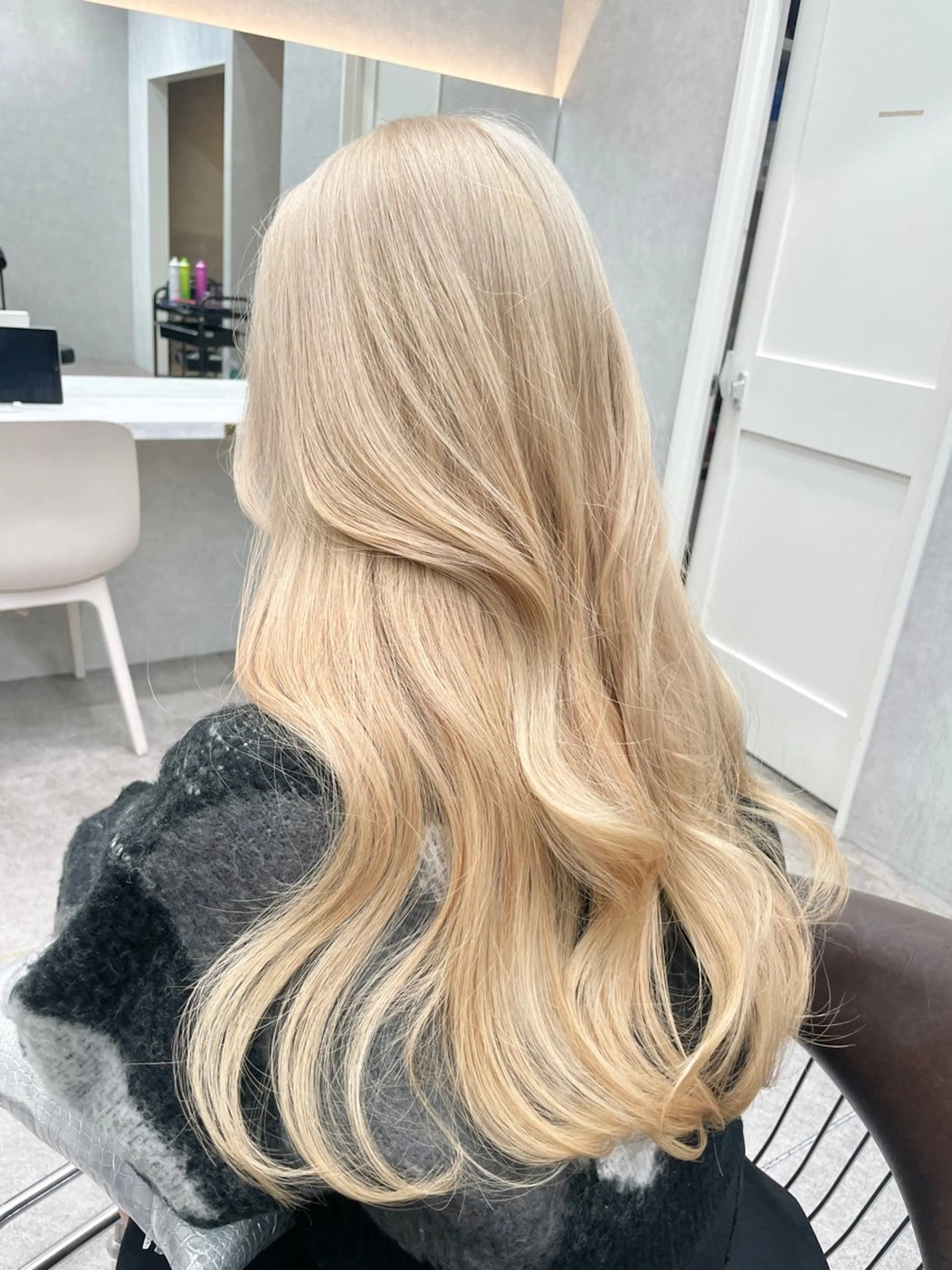 セミロング ヘアカラー MOE 福岡韓国ヘア✧︎のヘアスタイル