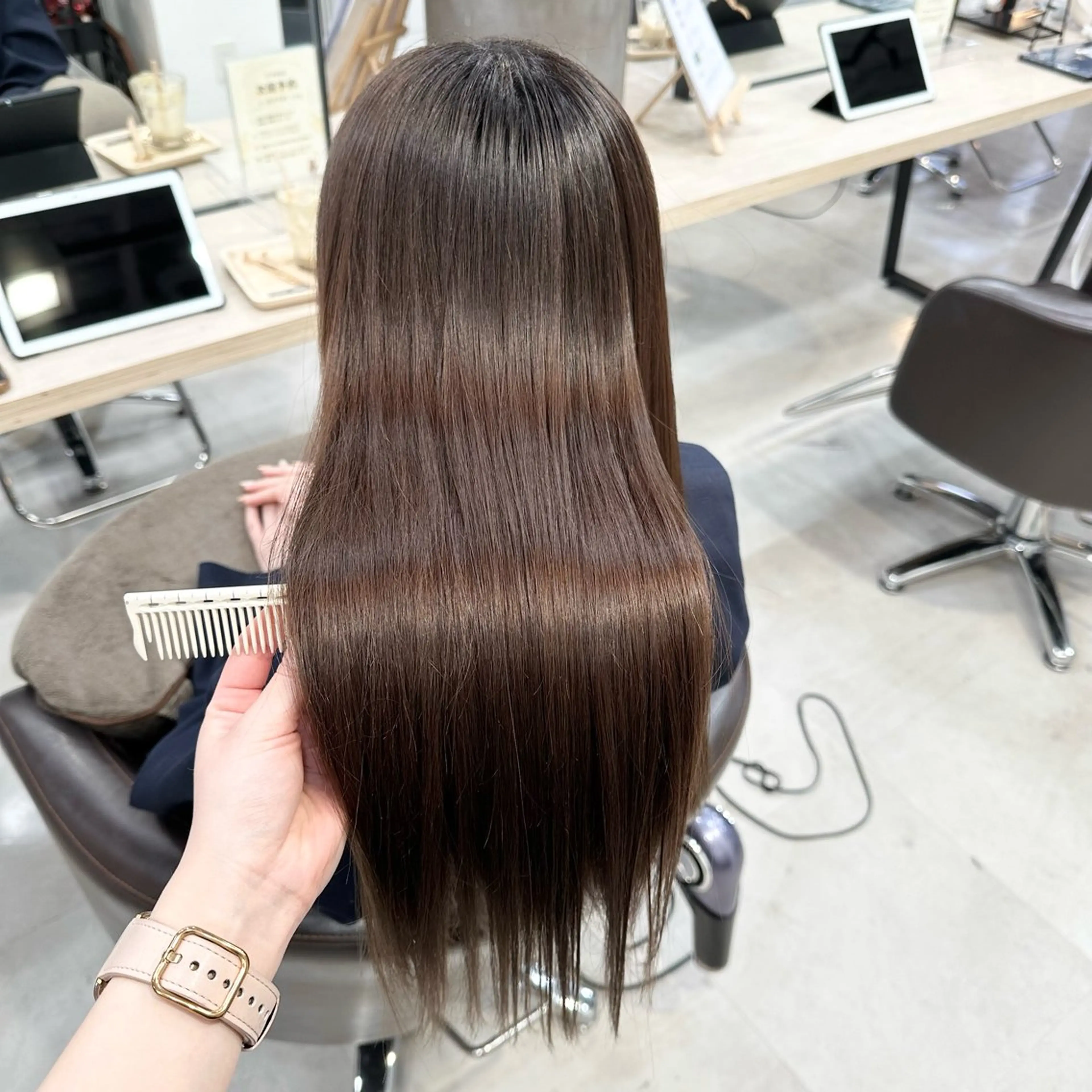 ロング カット 縮毛矯正 ピンク・ラベンダー 艶カラー🍁かえでのヘアスタイル