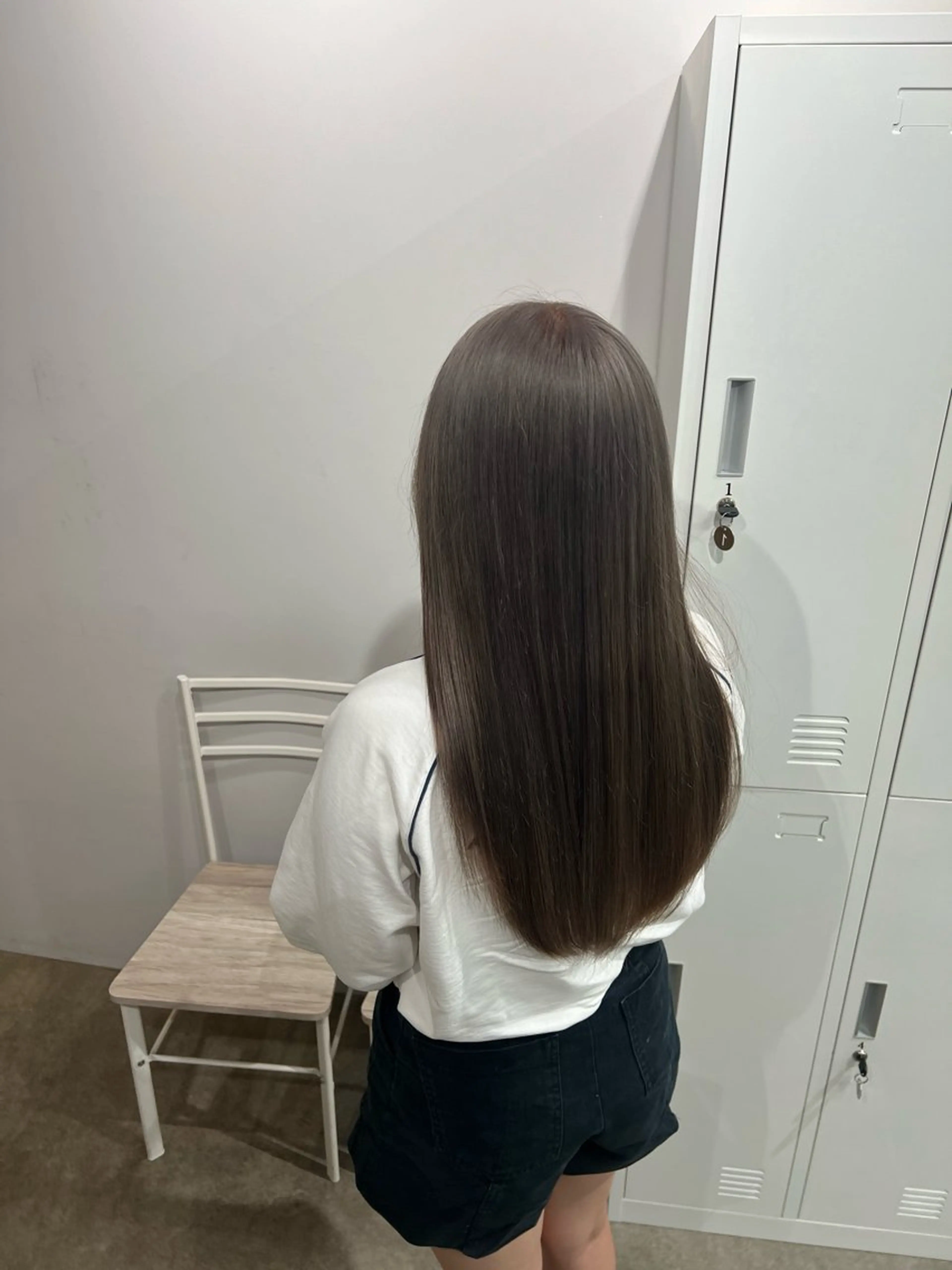 ロング カラー ベージュカラー ブリーチ ブロンド ダブルカラー グレージュ カット ヘアカラー トリートメント ブリーチ/髪質改善/ レイヤー/YUTO‎のヘアスタイル